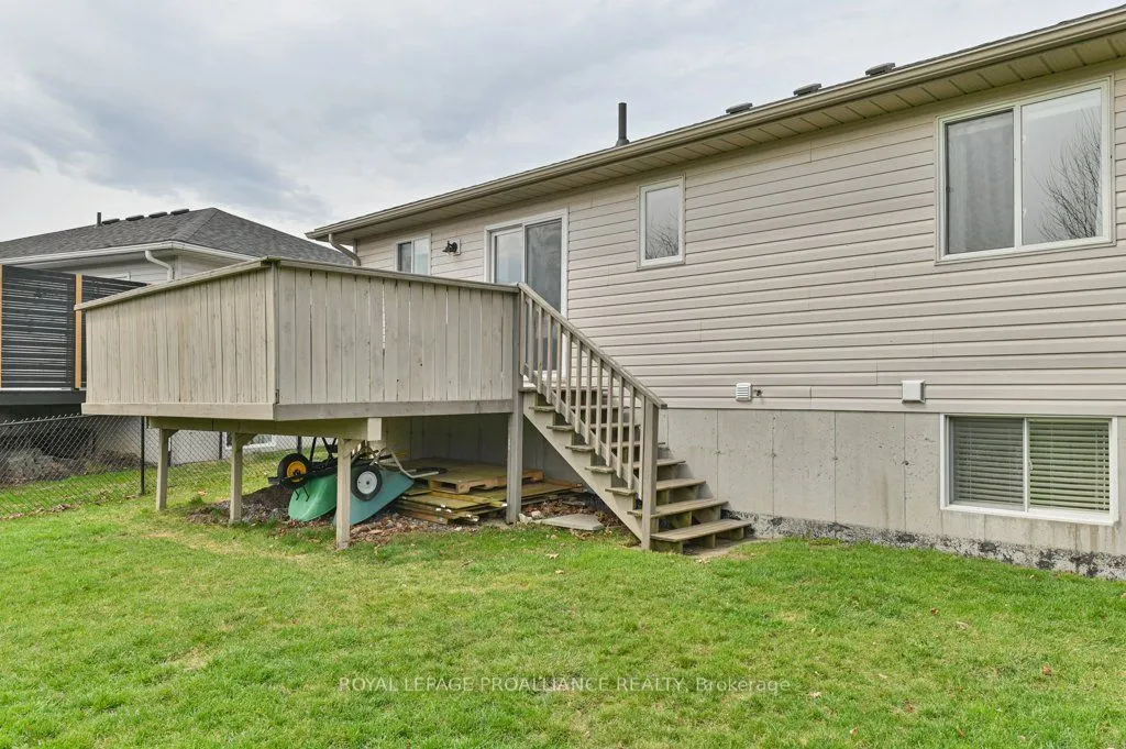 17 Stonegate Crescent