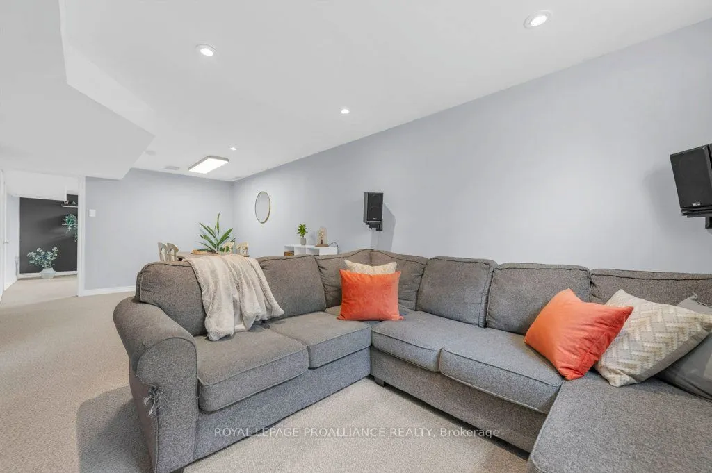 17 Stonegate Crescent