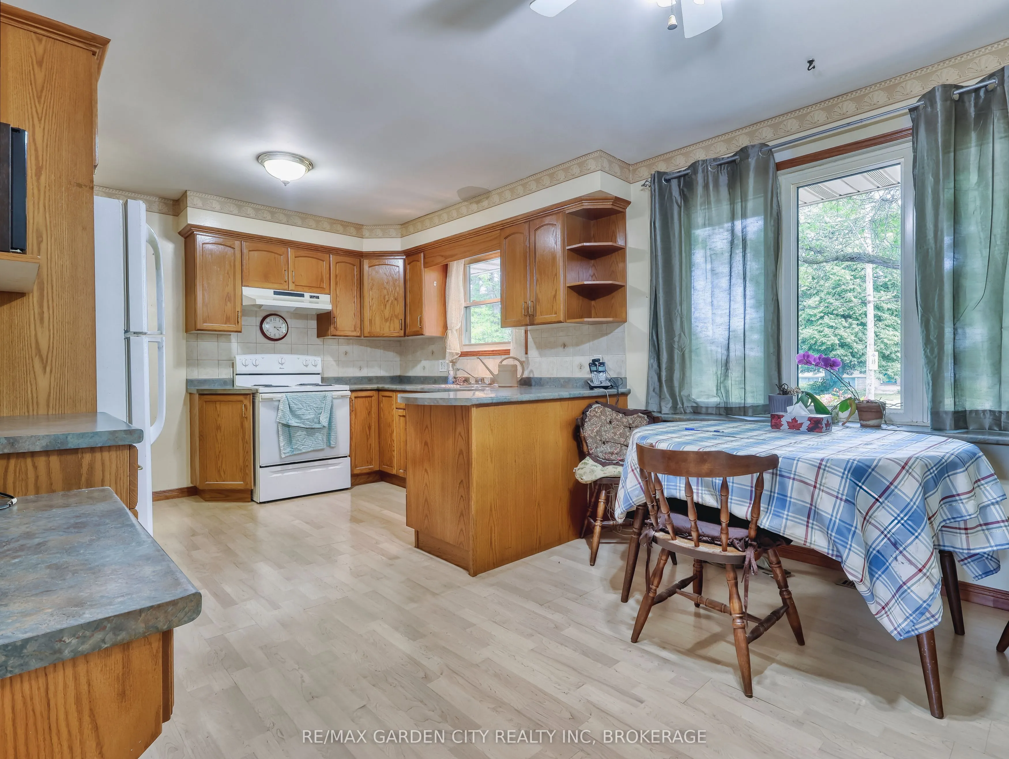575 Vine Street