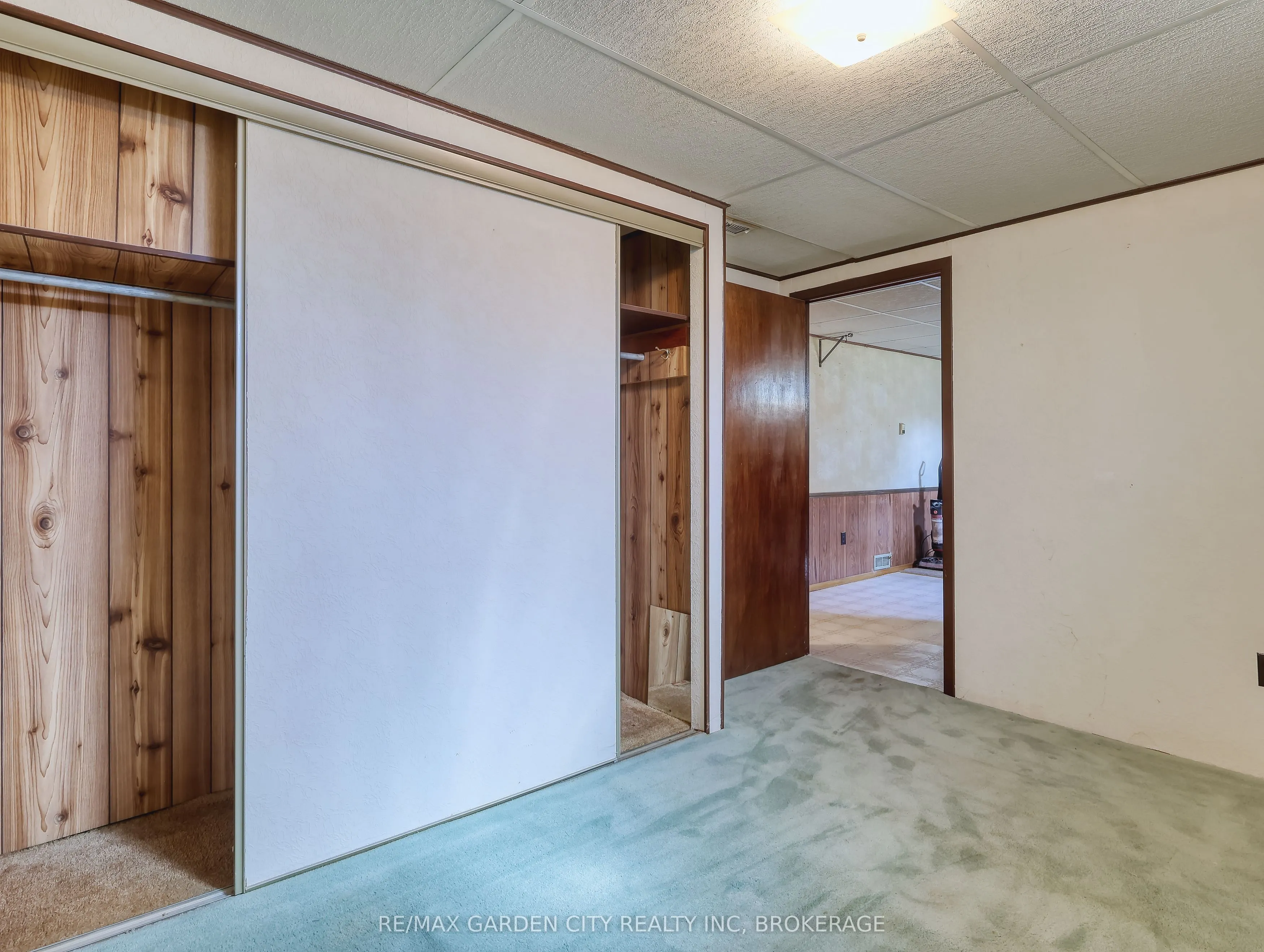 575 Vine Street