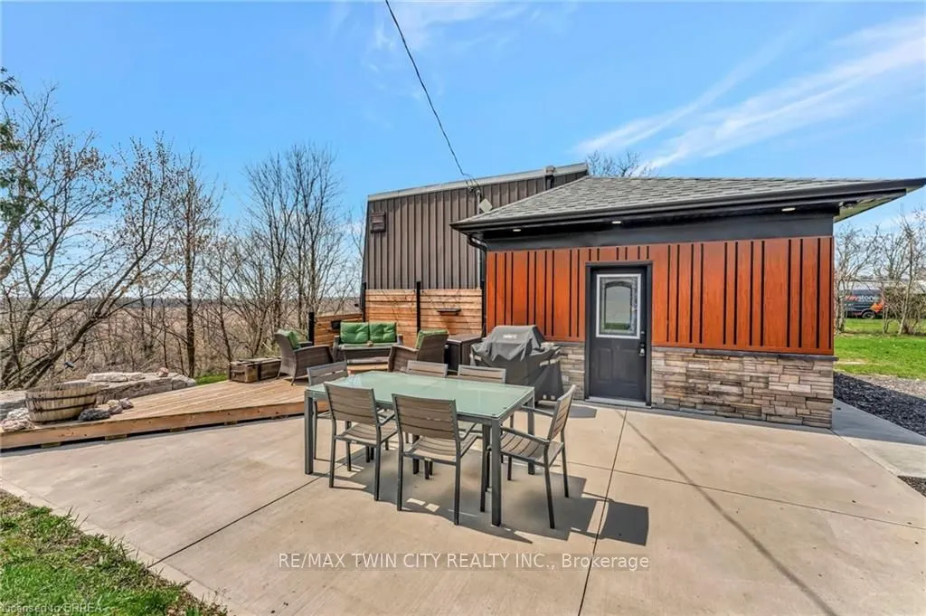 1 Old Onondaga Road W