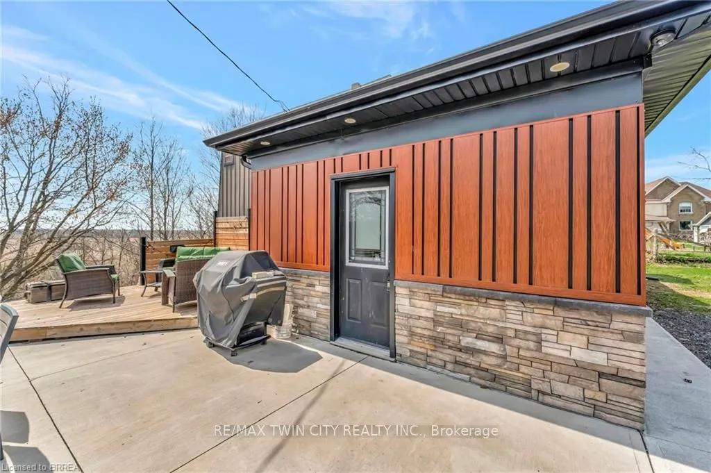 1 Old Onondaga Road W