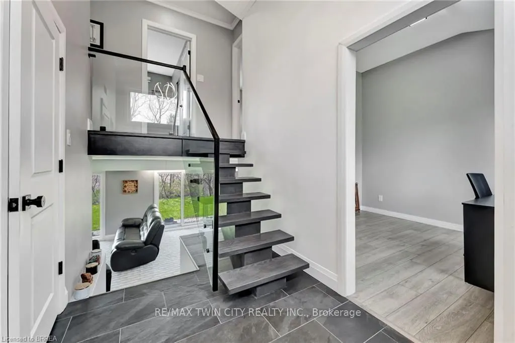 1 Old Onondaga Road W