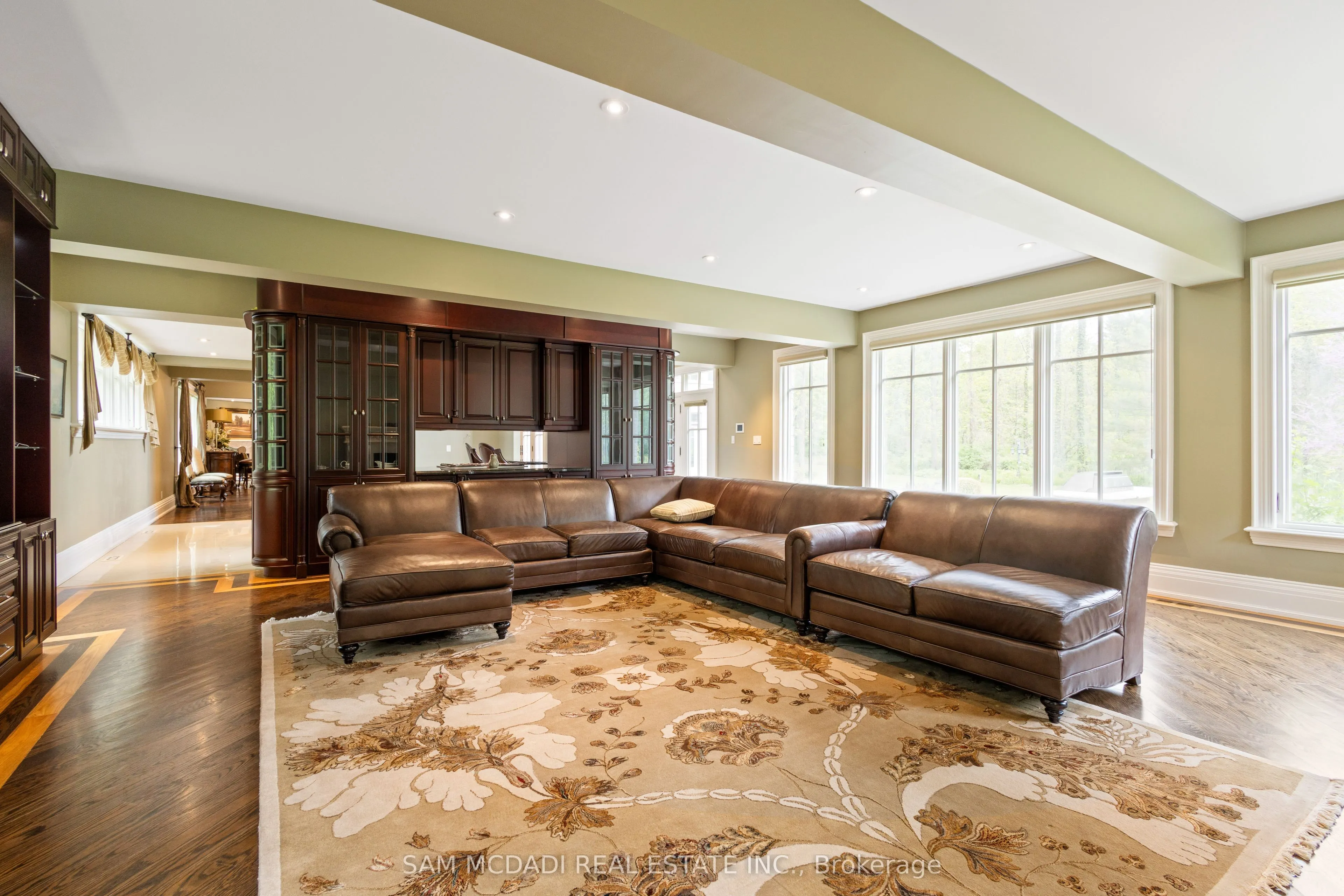 839 Lakeshore Road