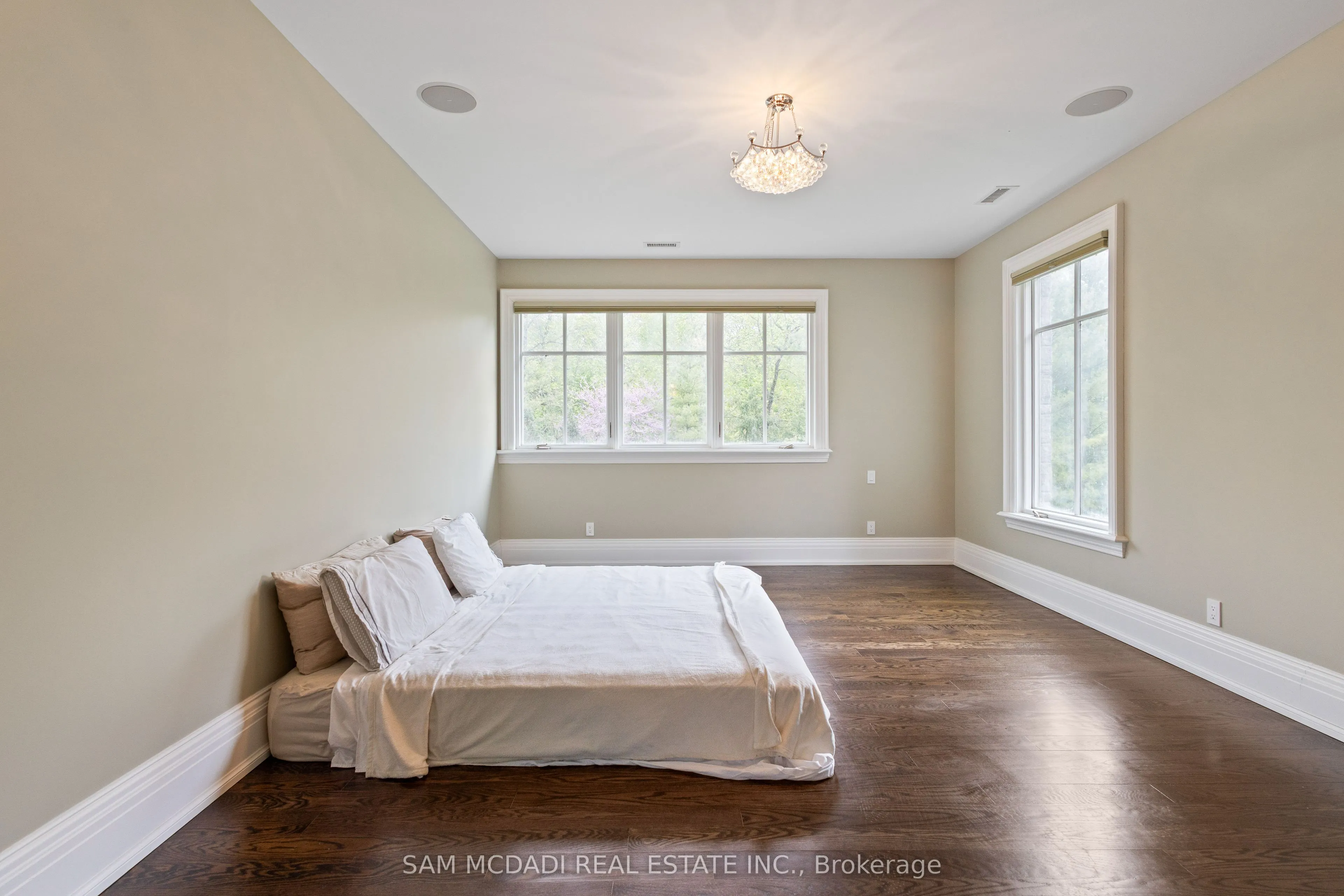 839 Lakeshore Road