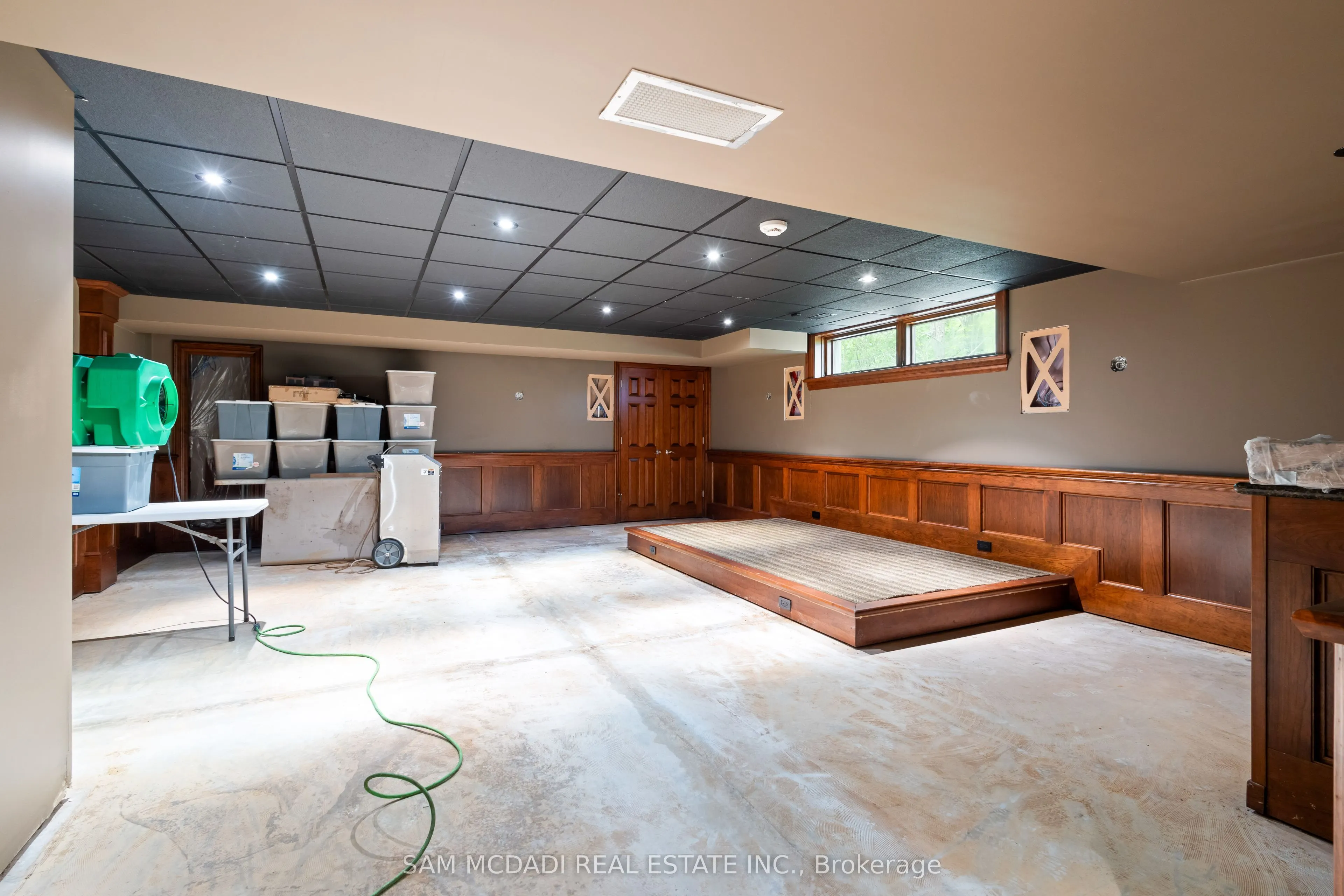 839 Lakeshore Road
