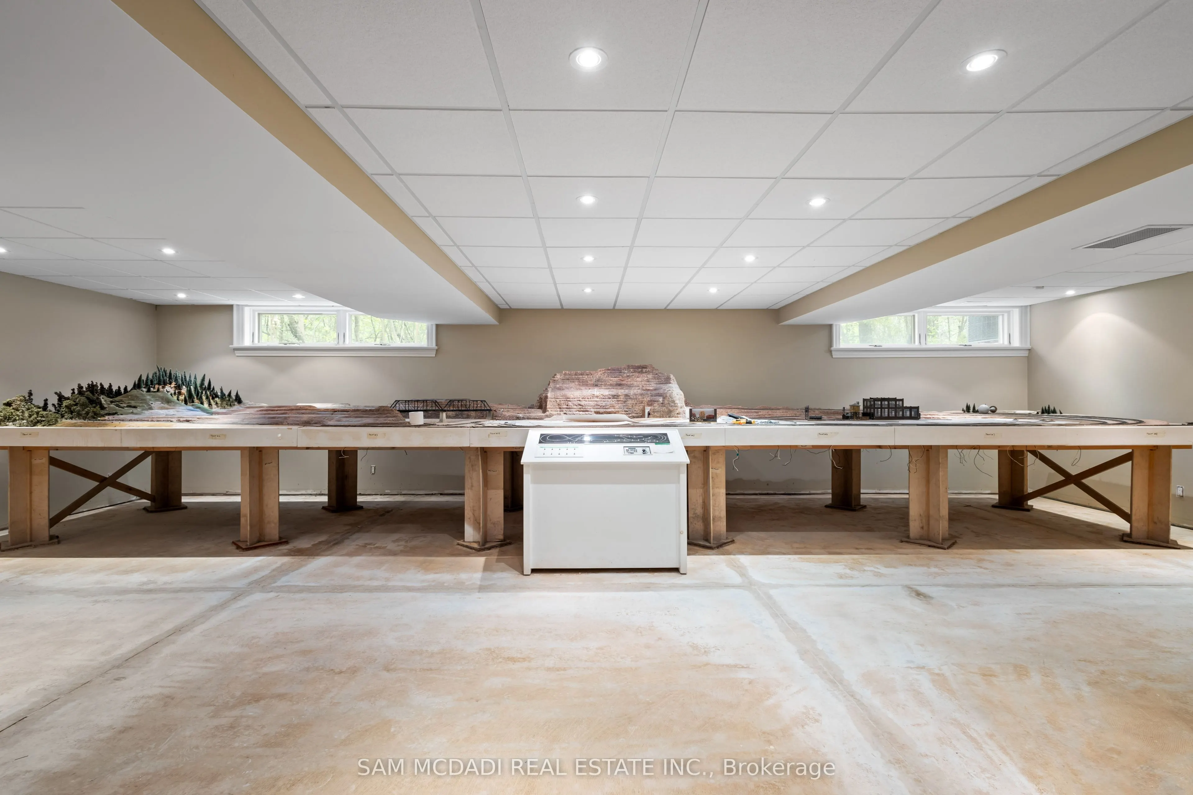 839 Lakeshore Road