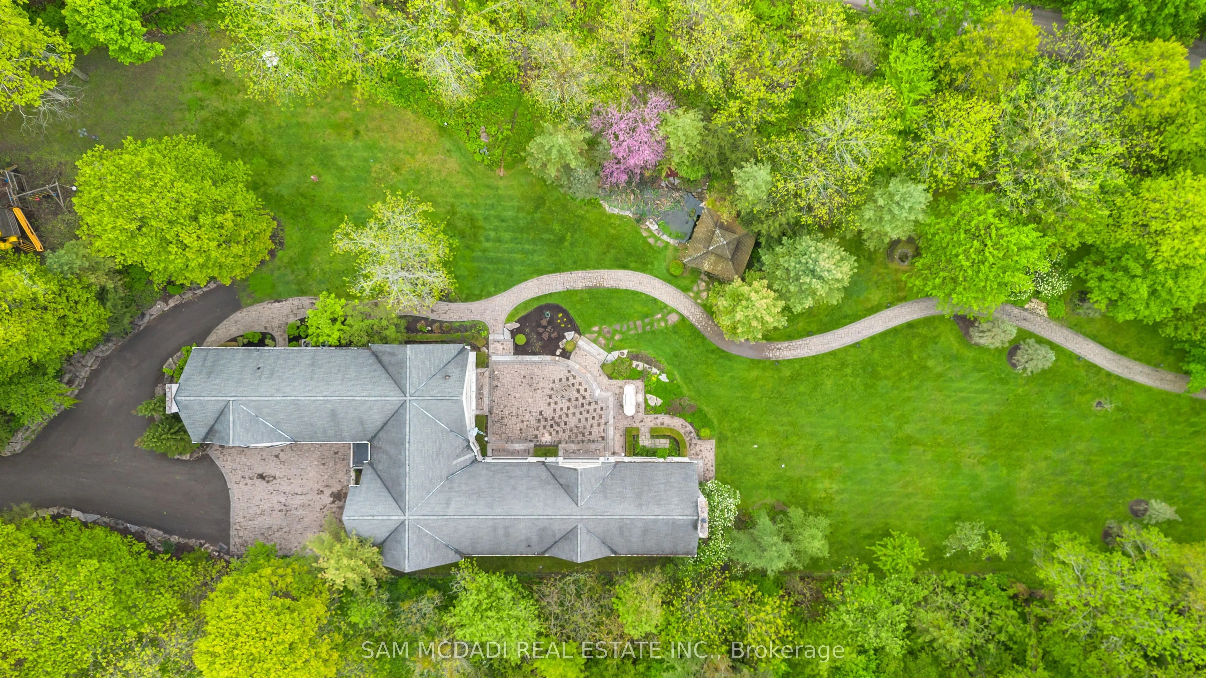 839 Lakeshore Road