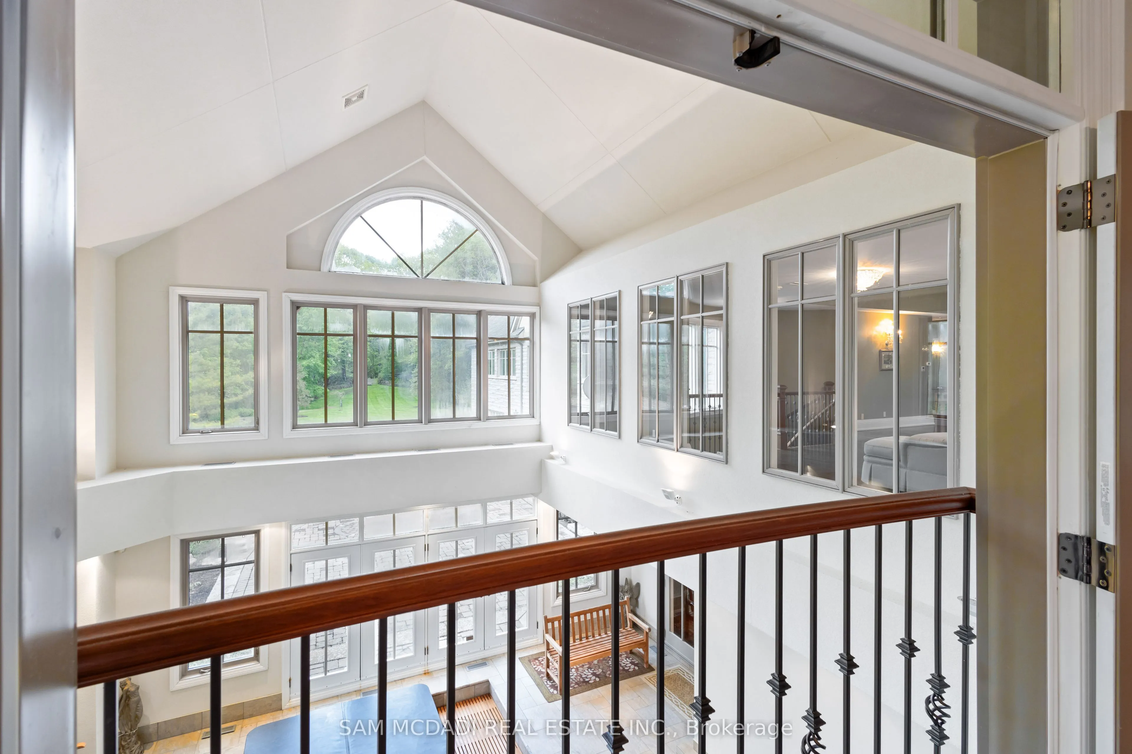 839 Lakeshore Road