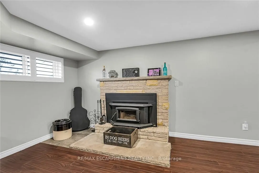 33 Echo Street E