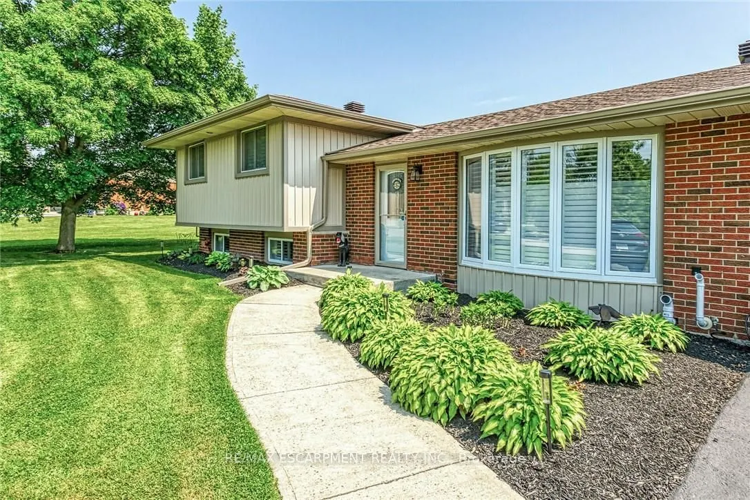 33 Echo Street E