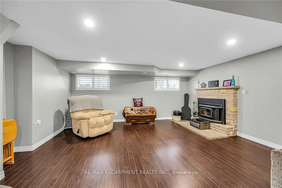 33 Echo Street E