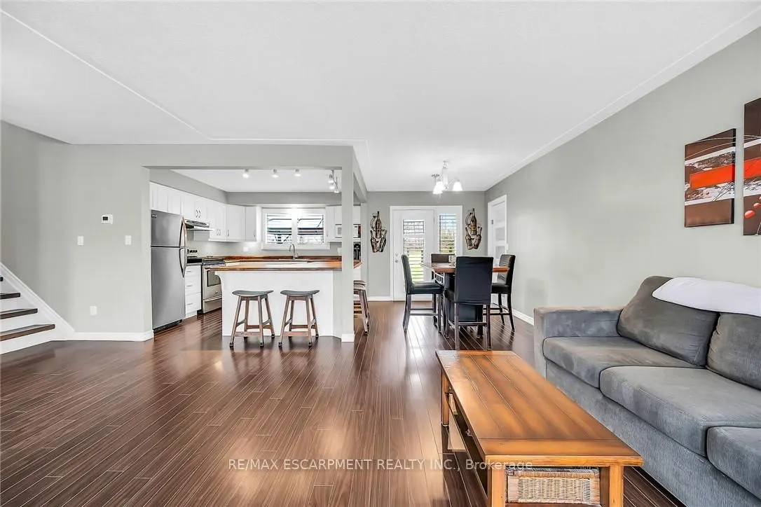 33 Echo Street E