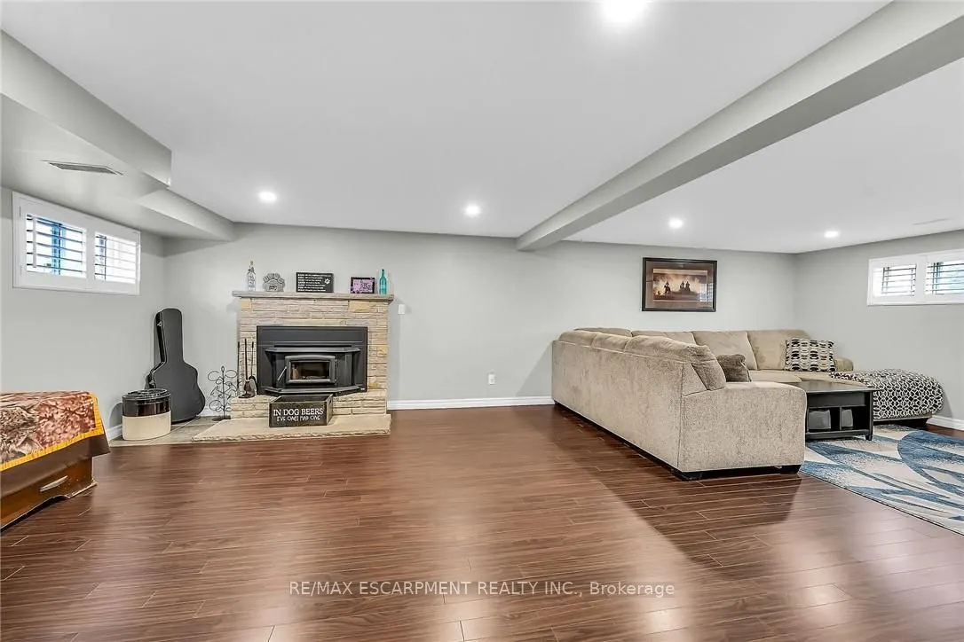 33 Echo Street E