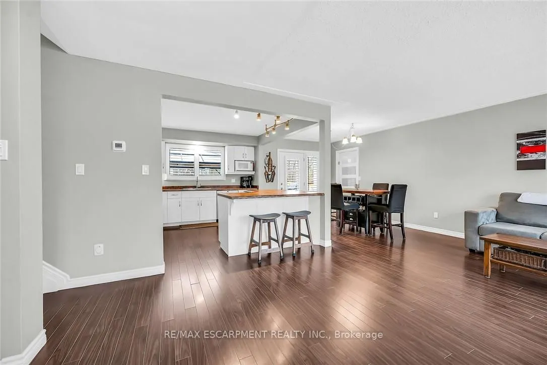 33 Echo Street E