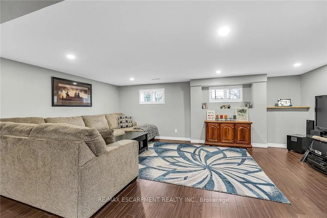 33 Echo Street E