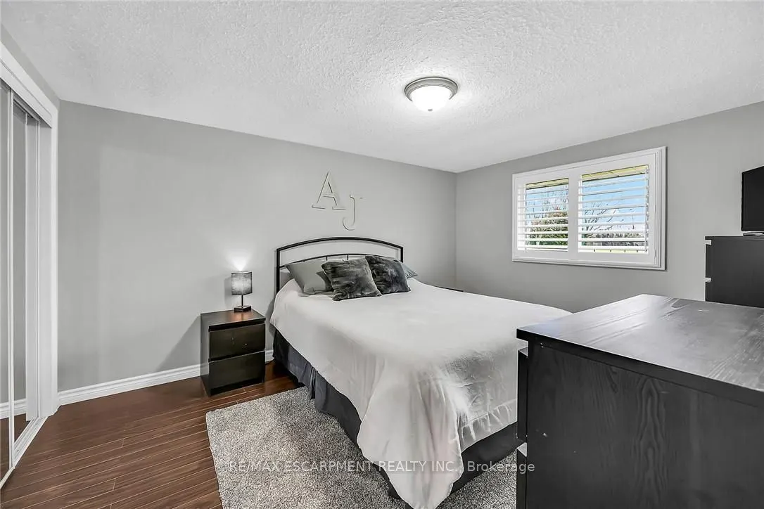 33 Echo Street E