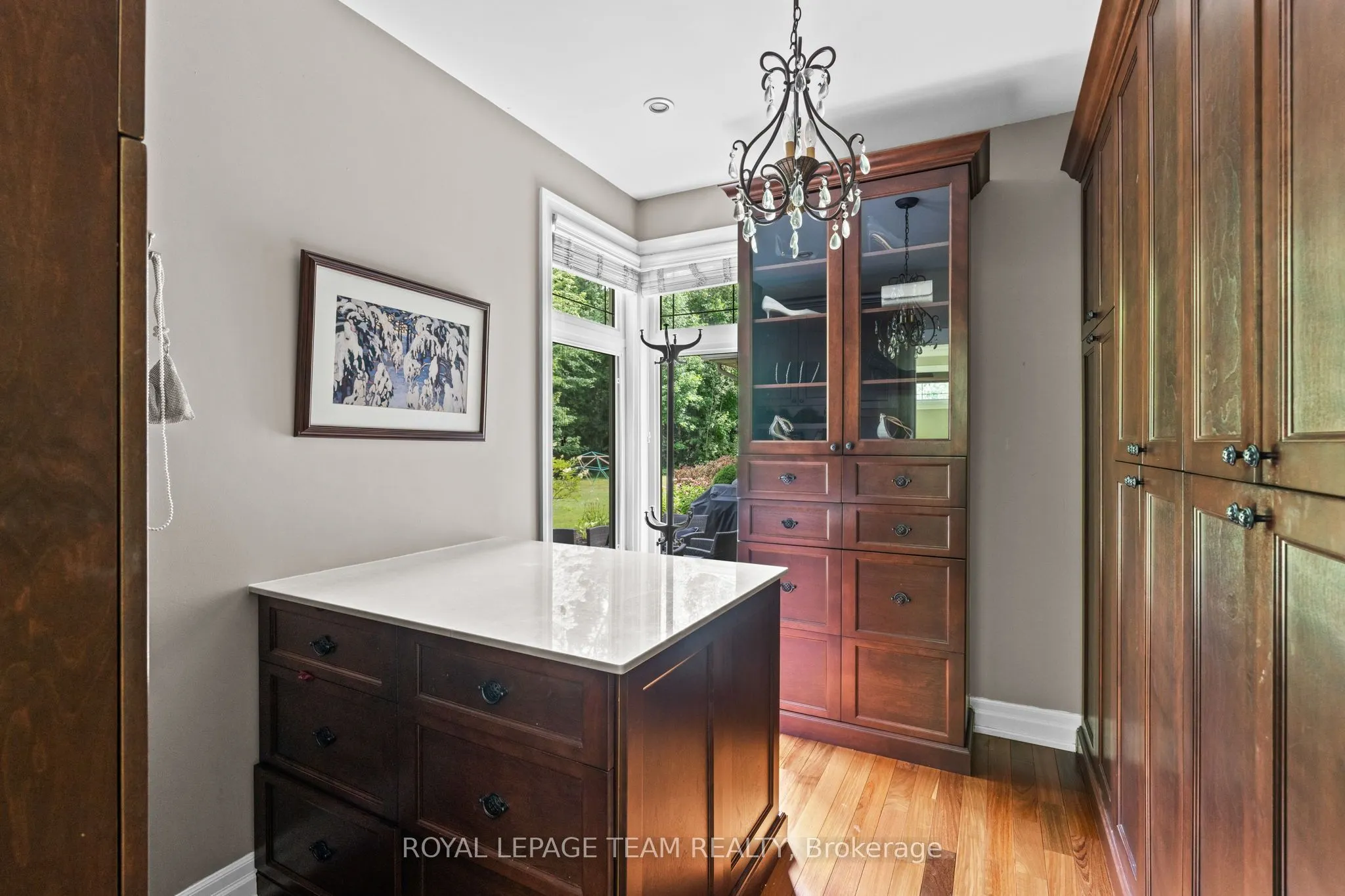 5811 Longhearth Way