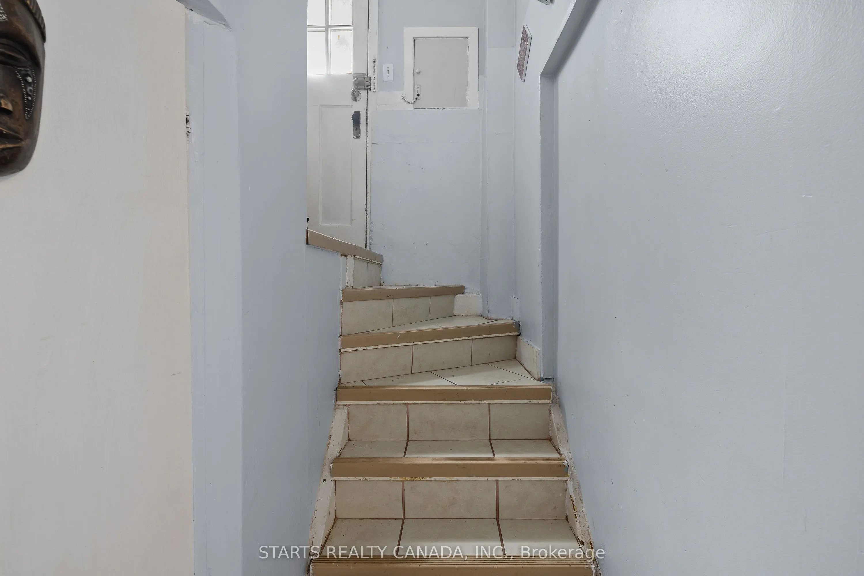 420 Macdonnell Street
