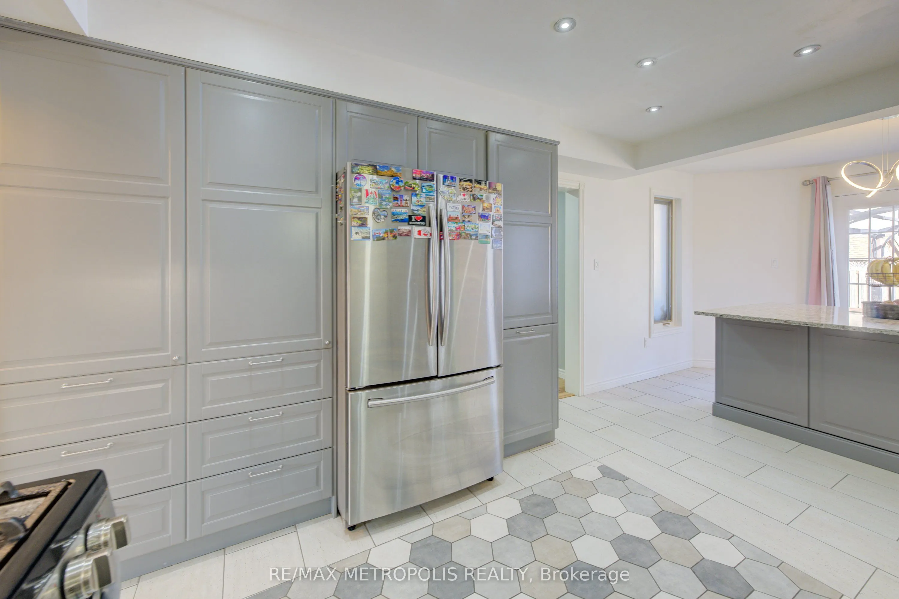 145 Cowan Boulevard
