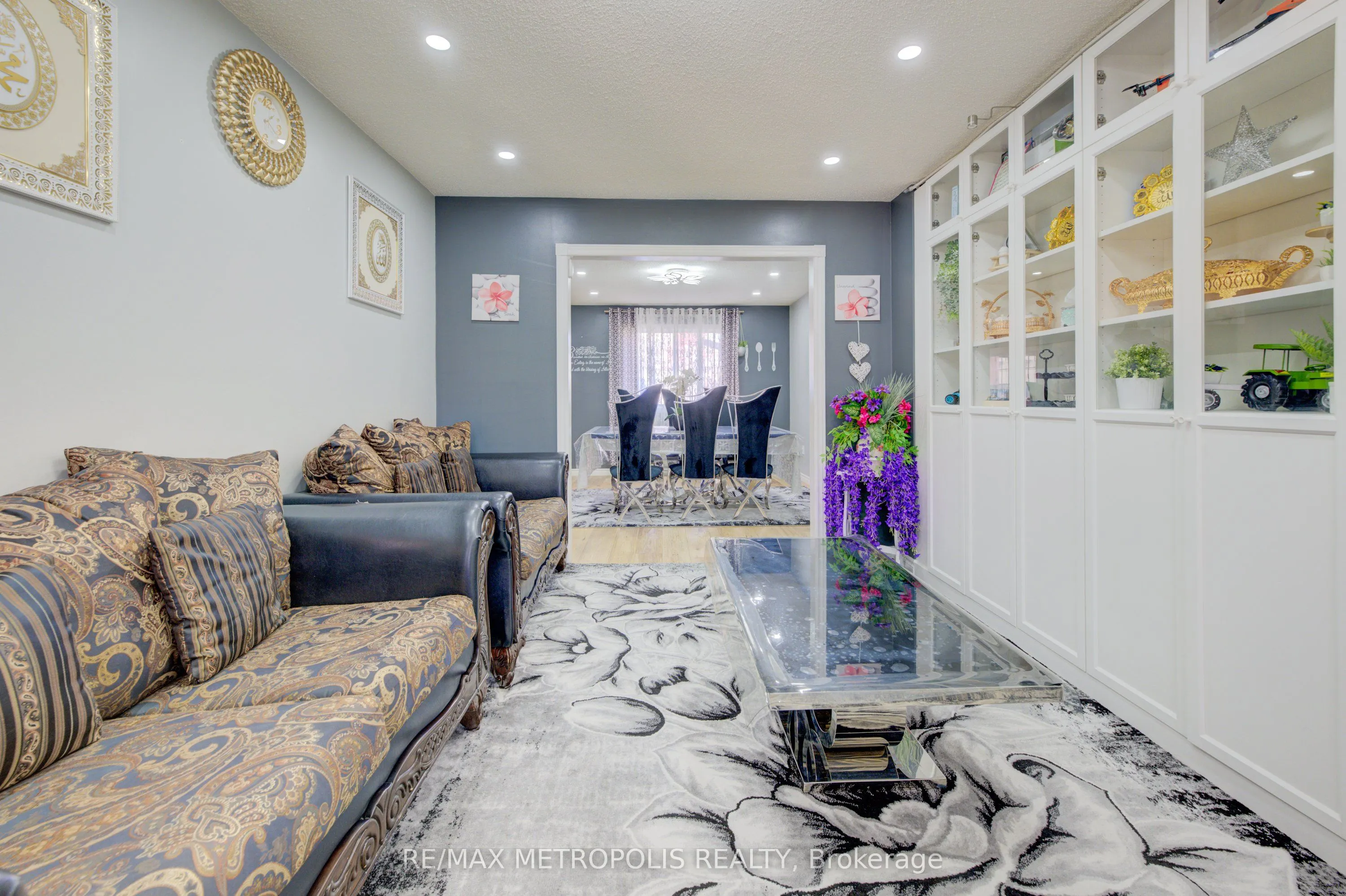 145 Cowan Boulevard