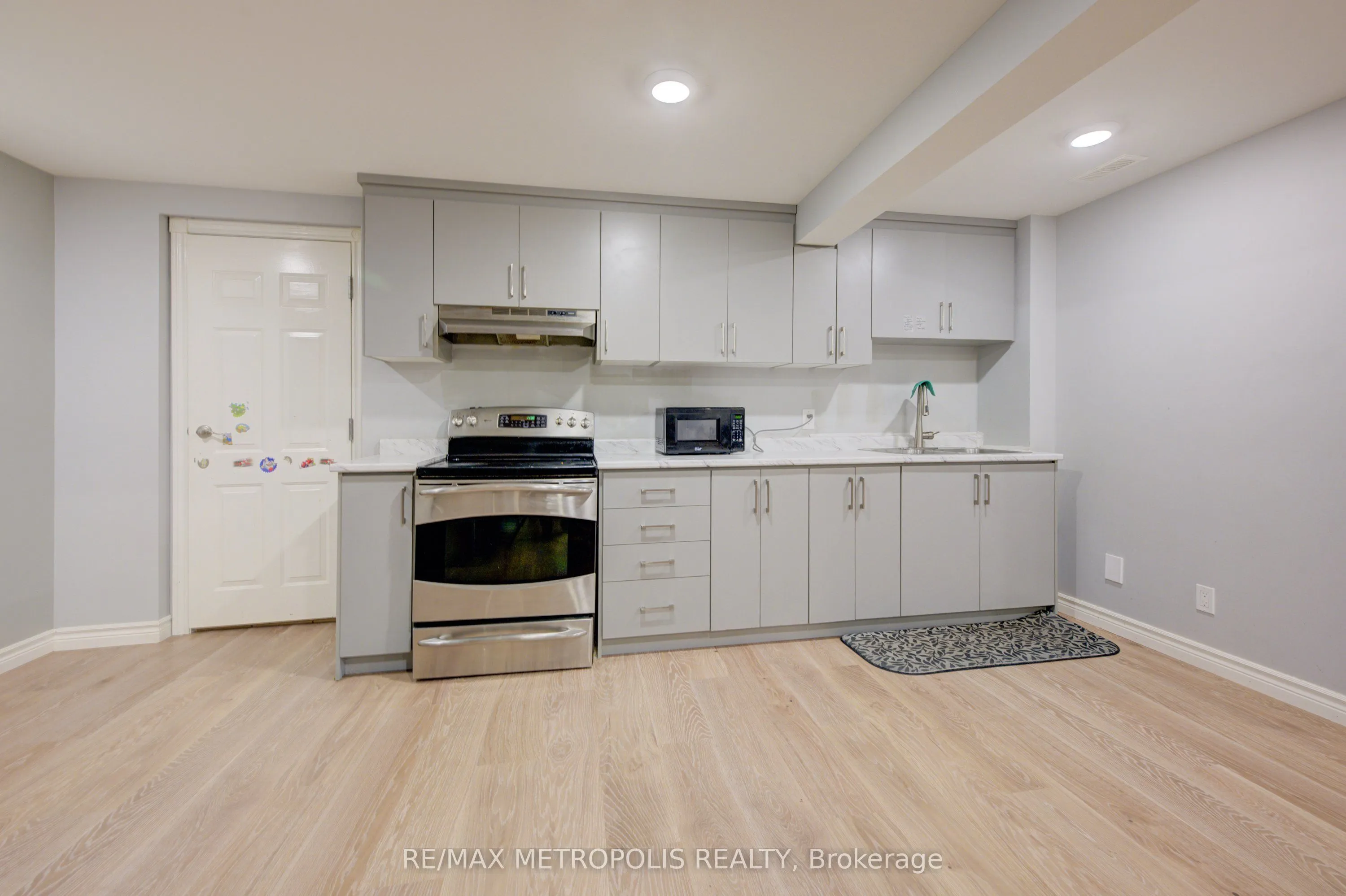 145 Cowan Boulevard