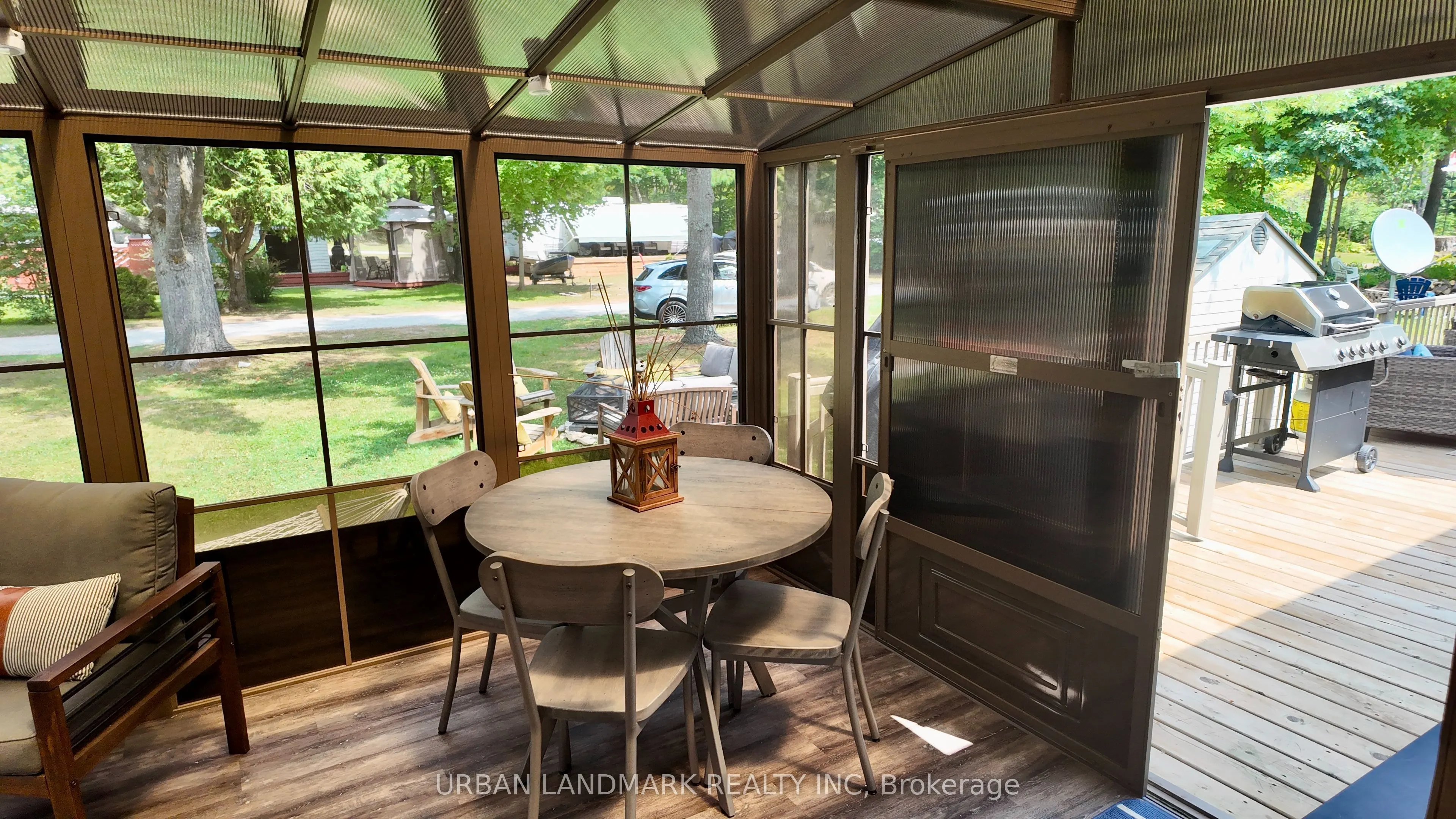 2612 Victoria Road