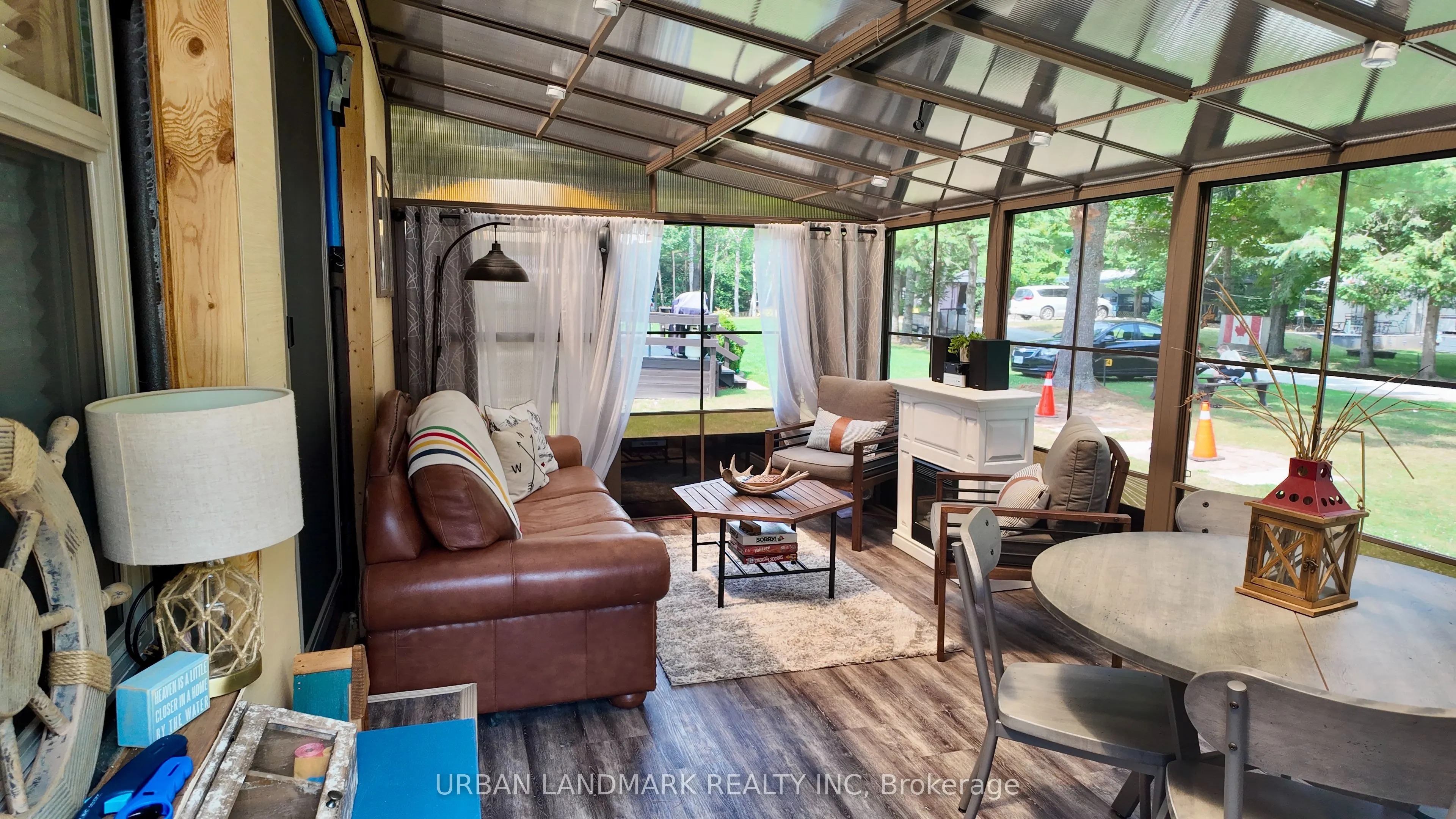 2612 Victoria Road