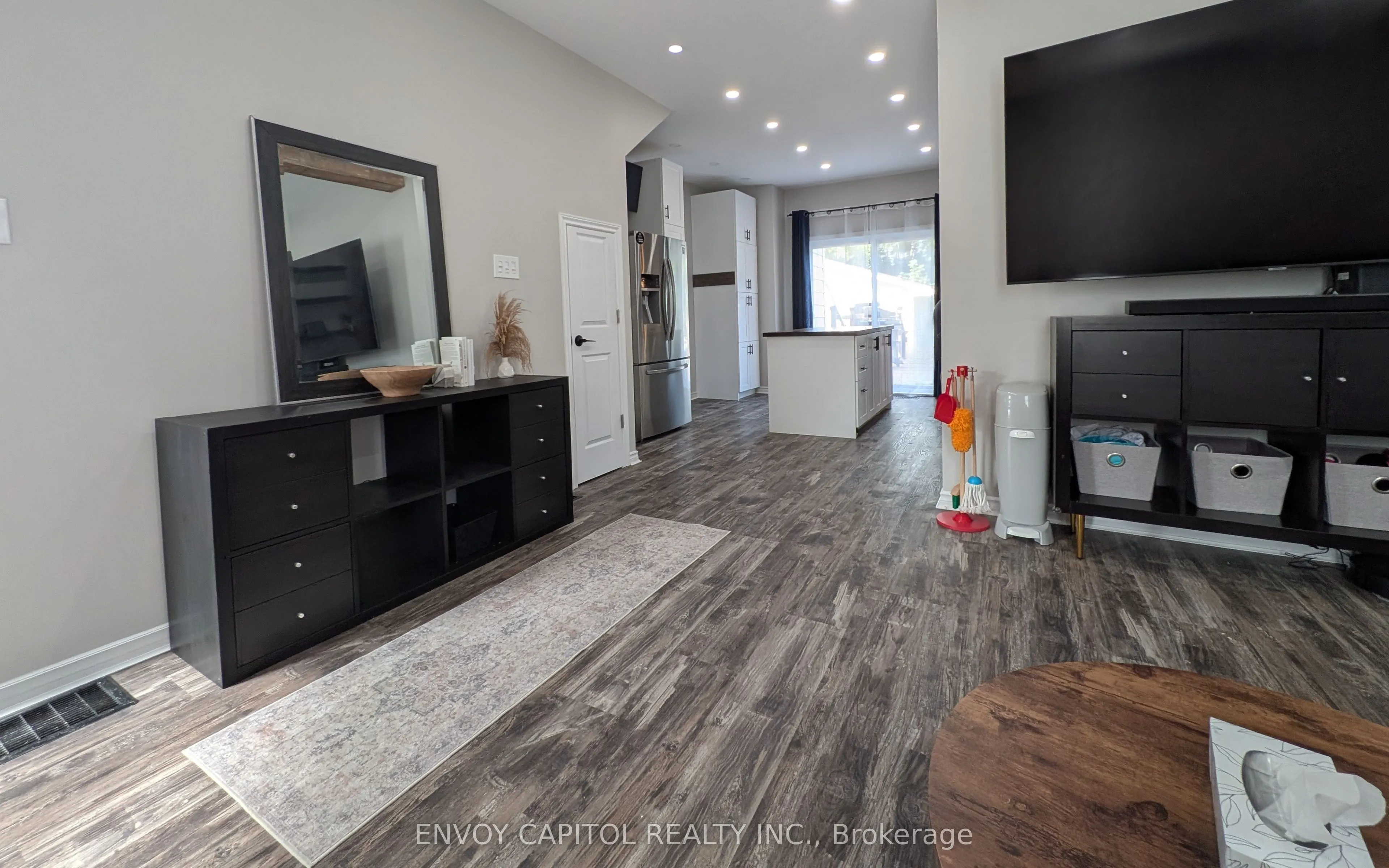 61 Simcoe Street