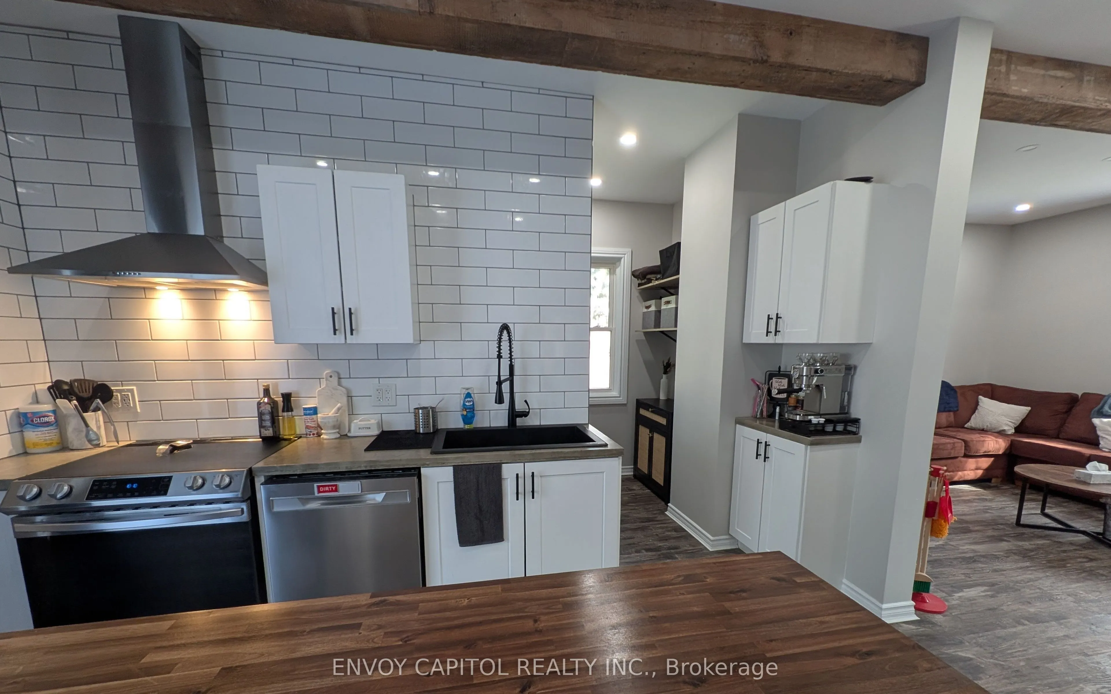 61 Simcoe Street