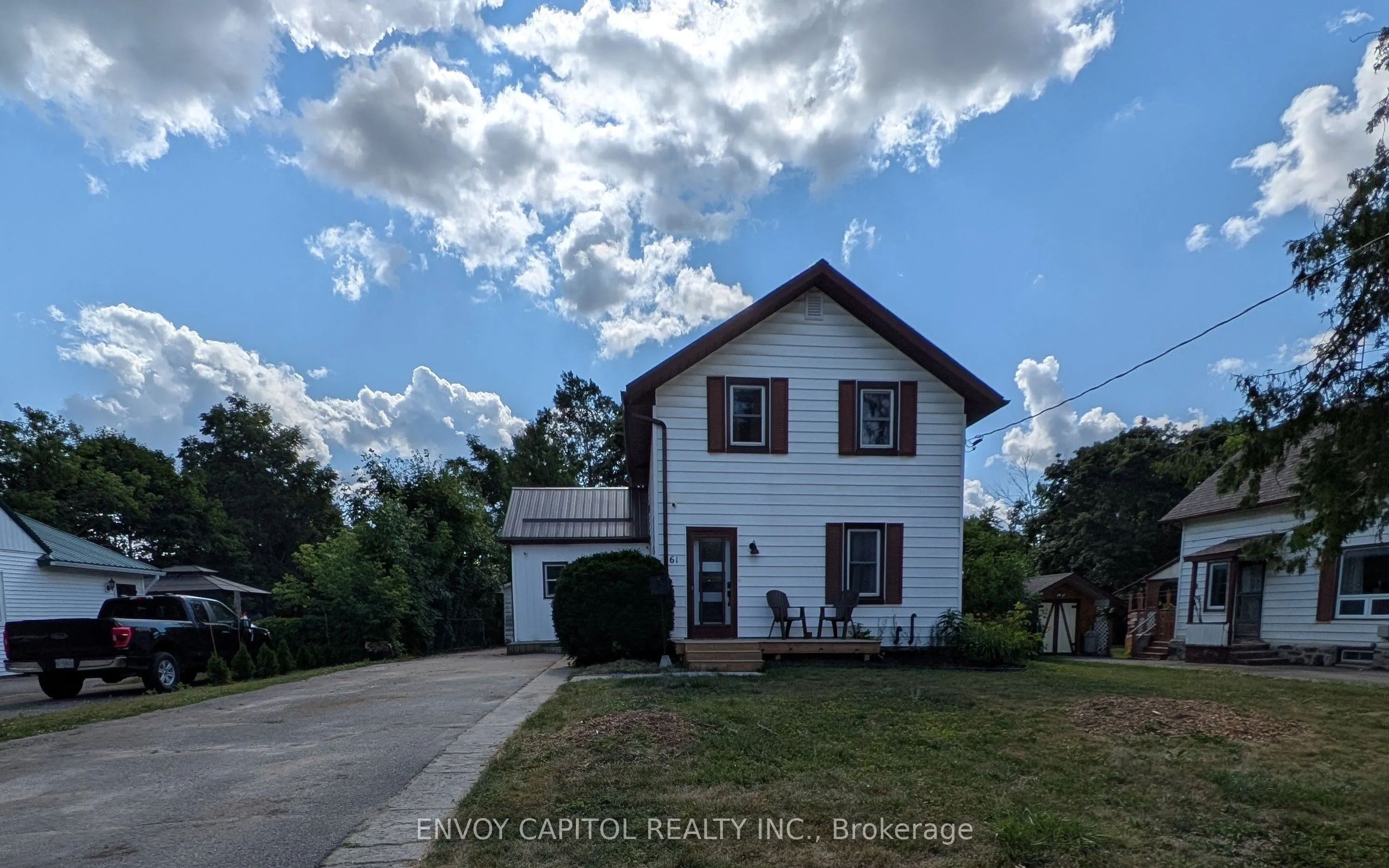 61 Simcoe Street