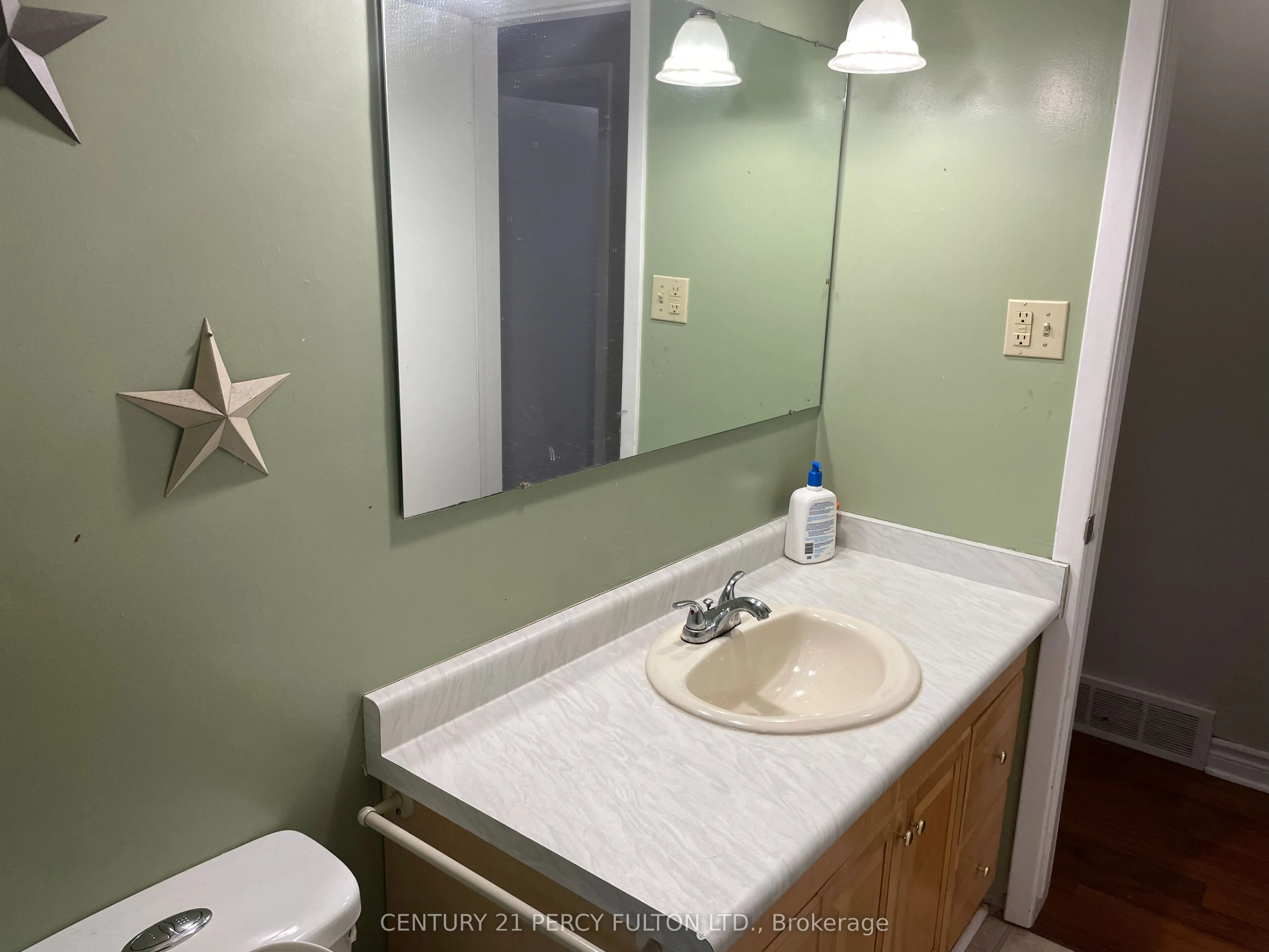 2 Trelawn Parkway E