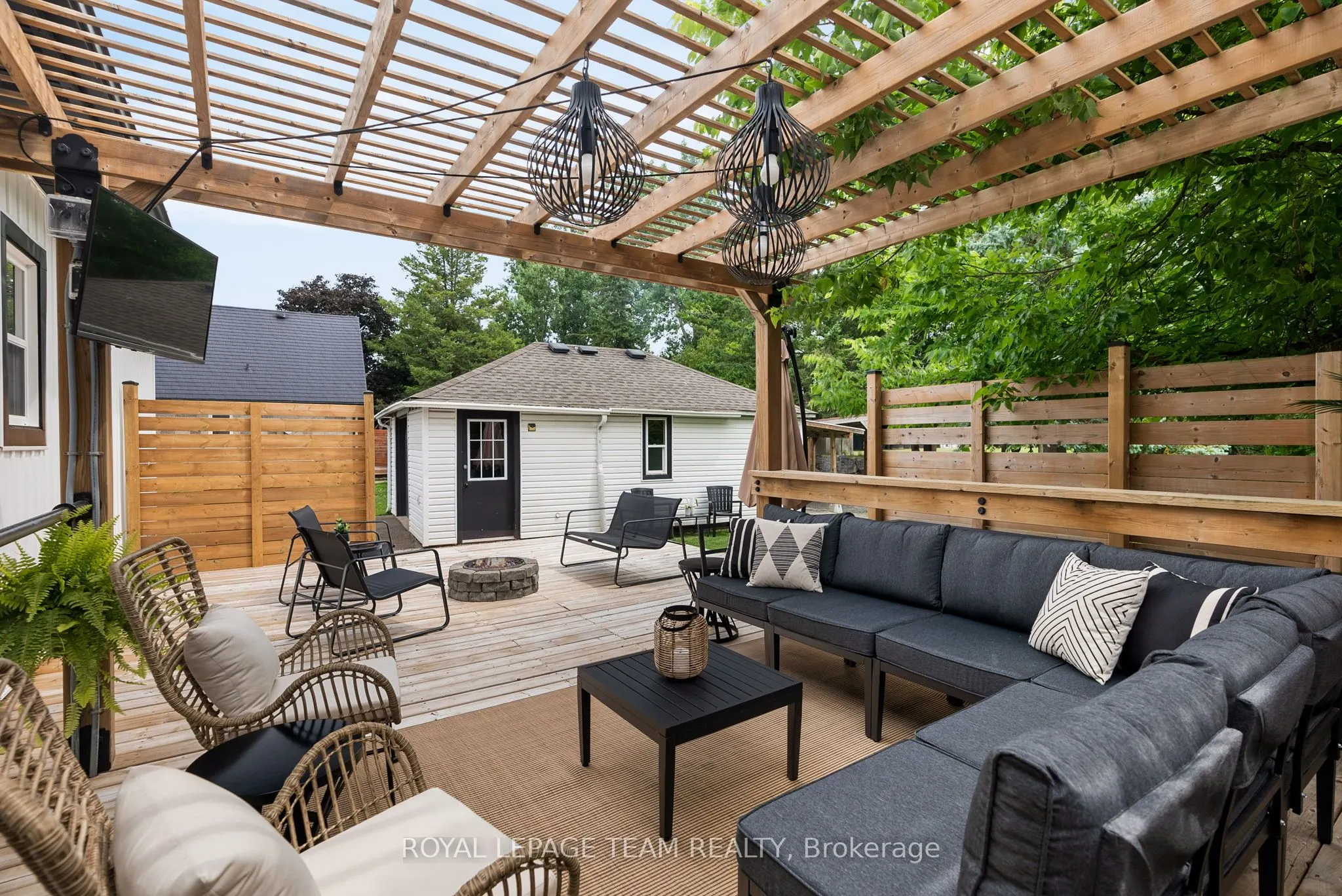8108 Victoria Street