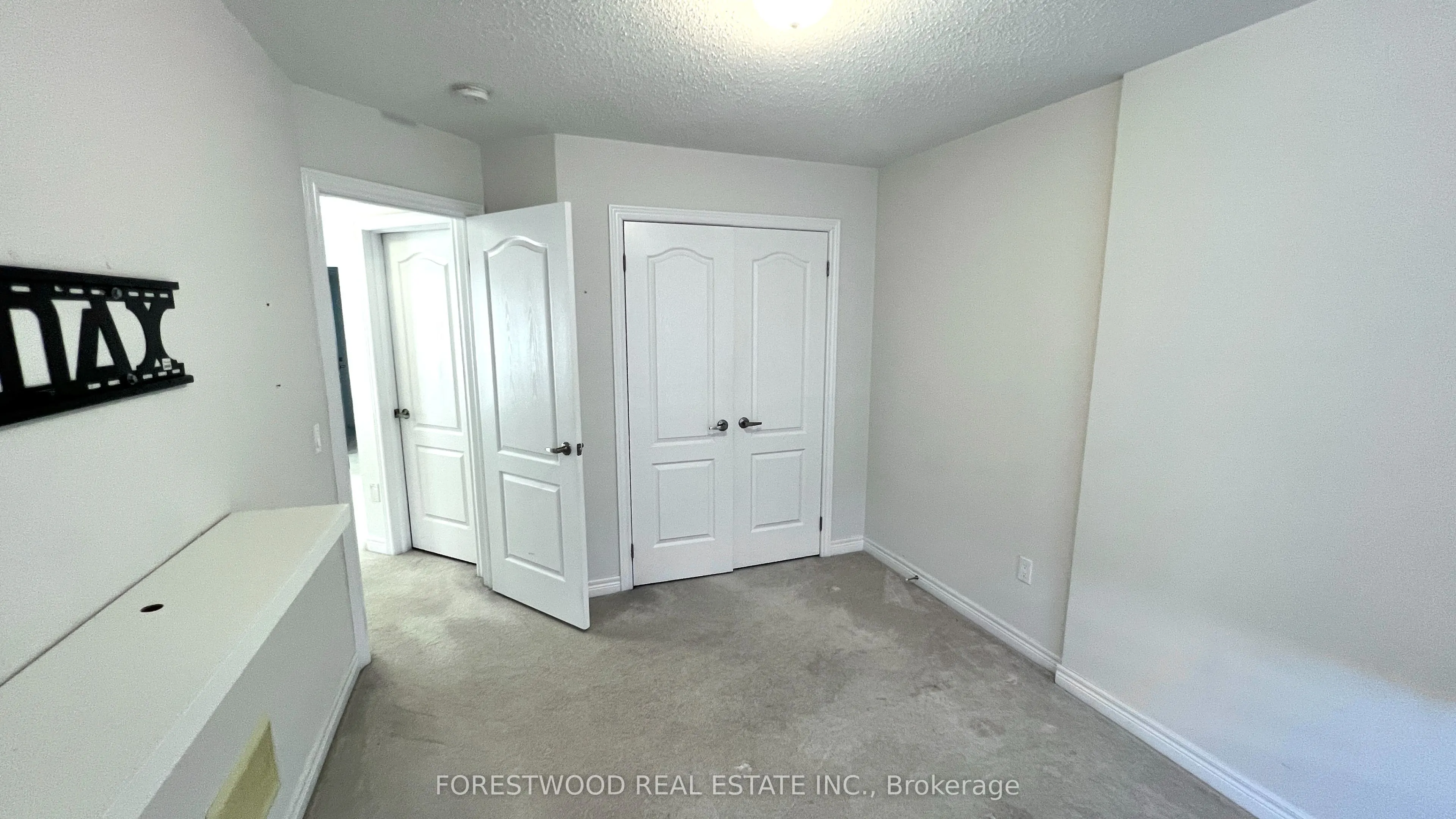 857 Cook Crescent