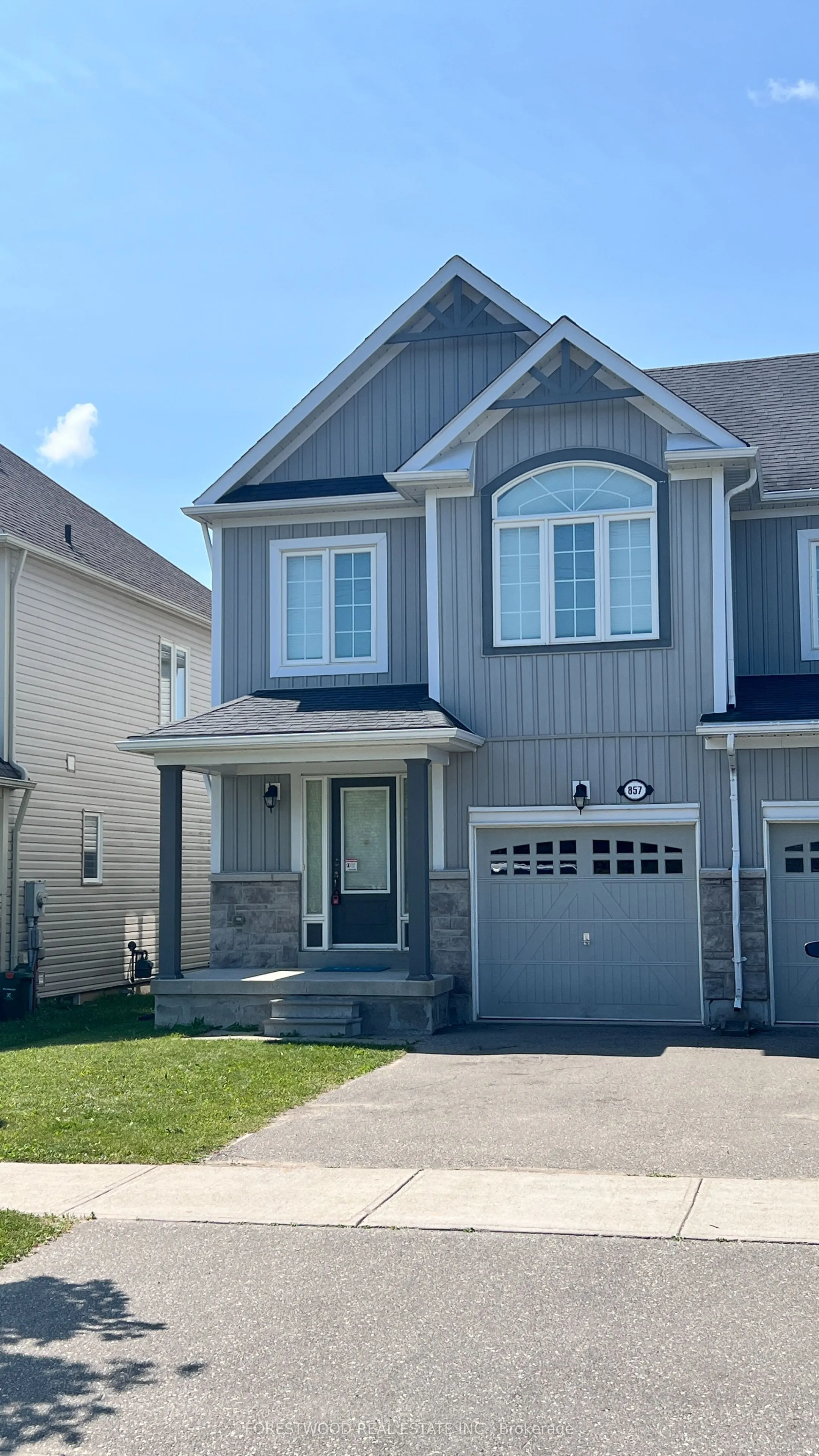 857 Cook Crescent