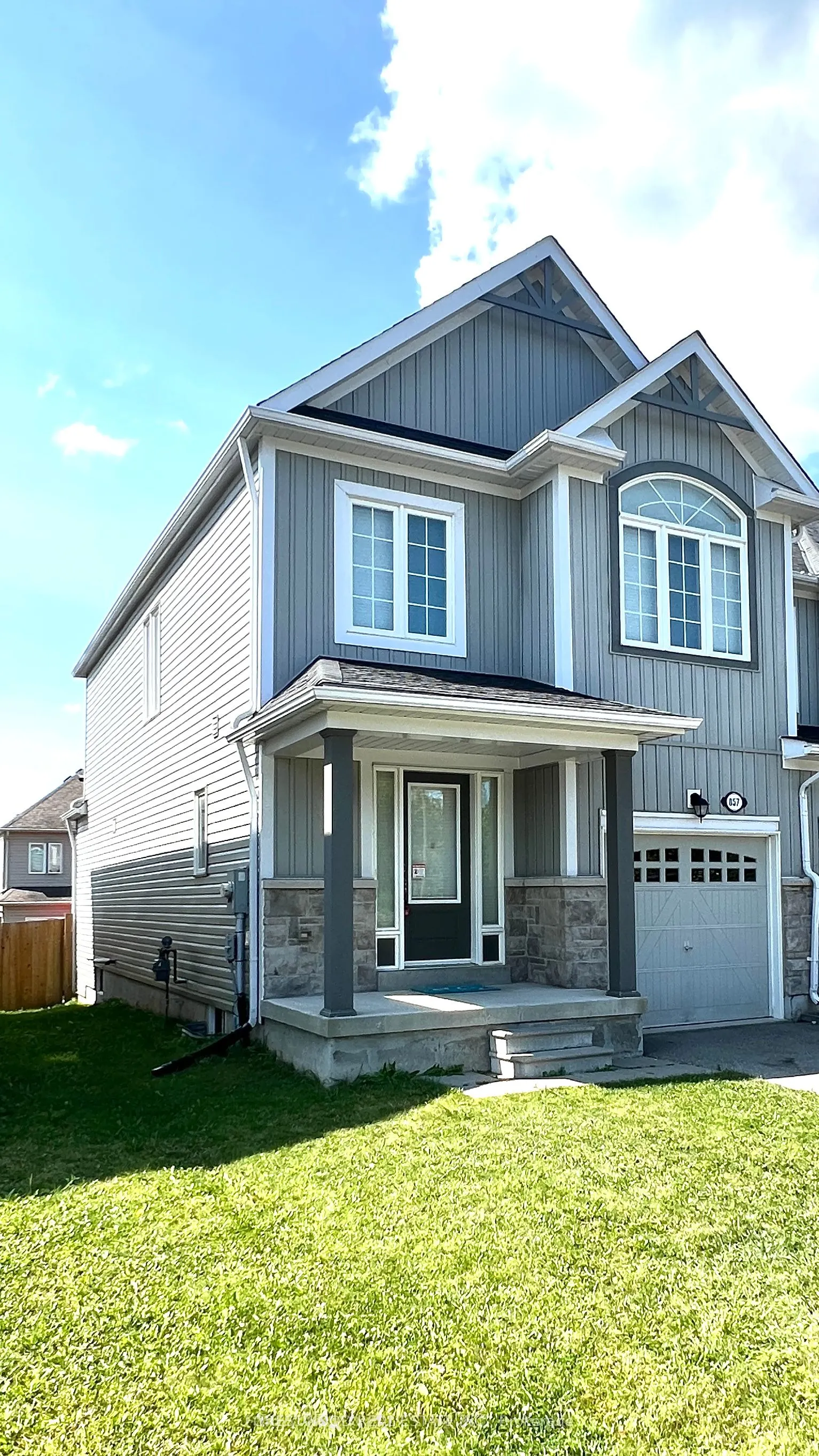 857 Cook Crescent