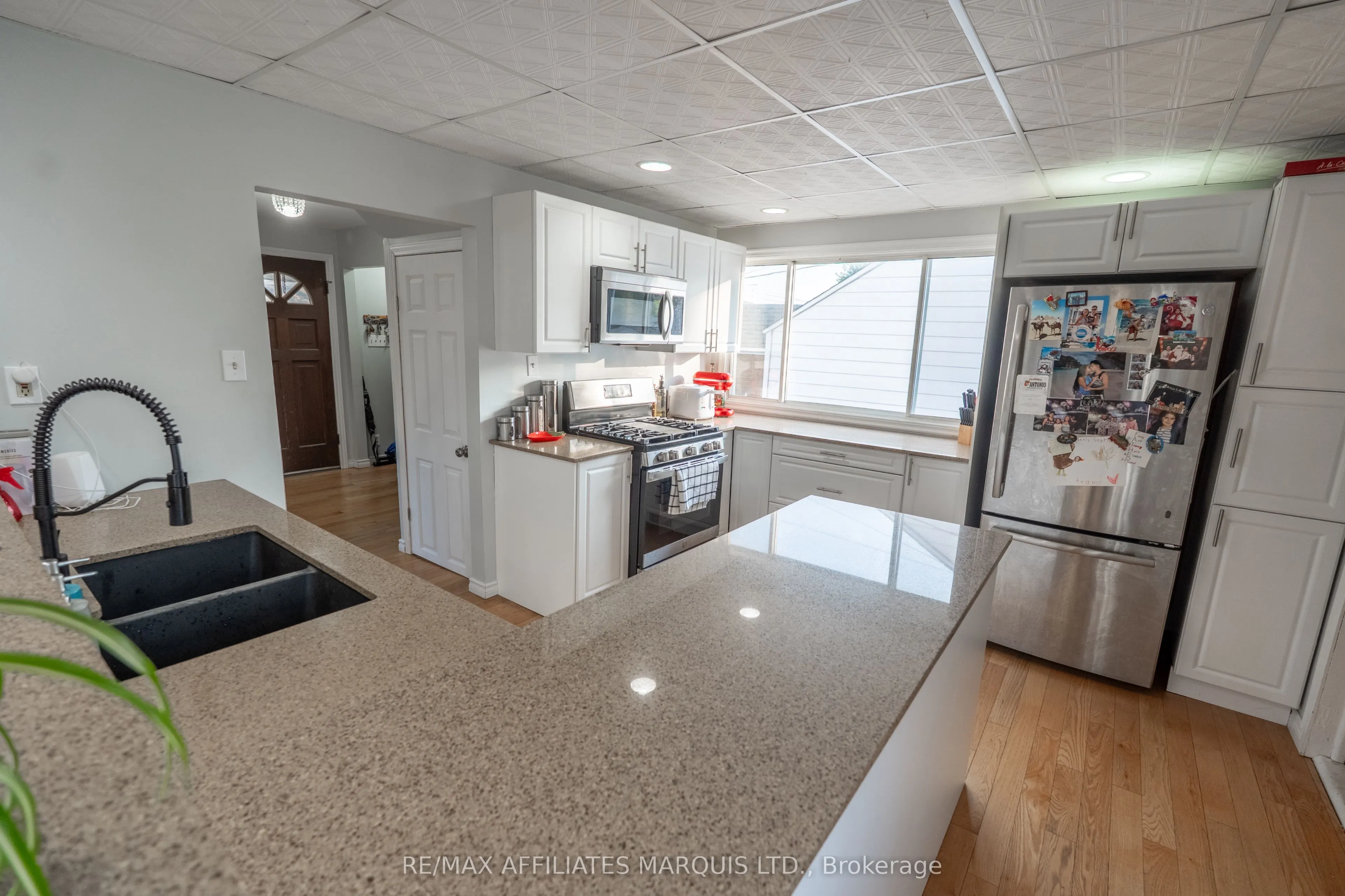 41 Twelfth Street E