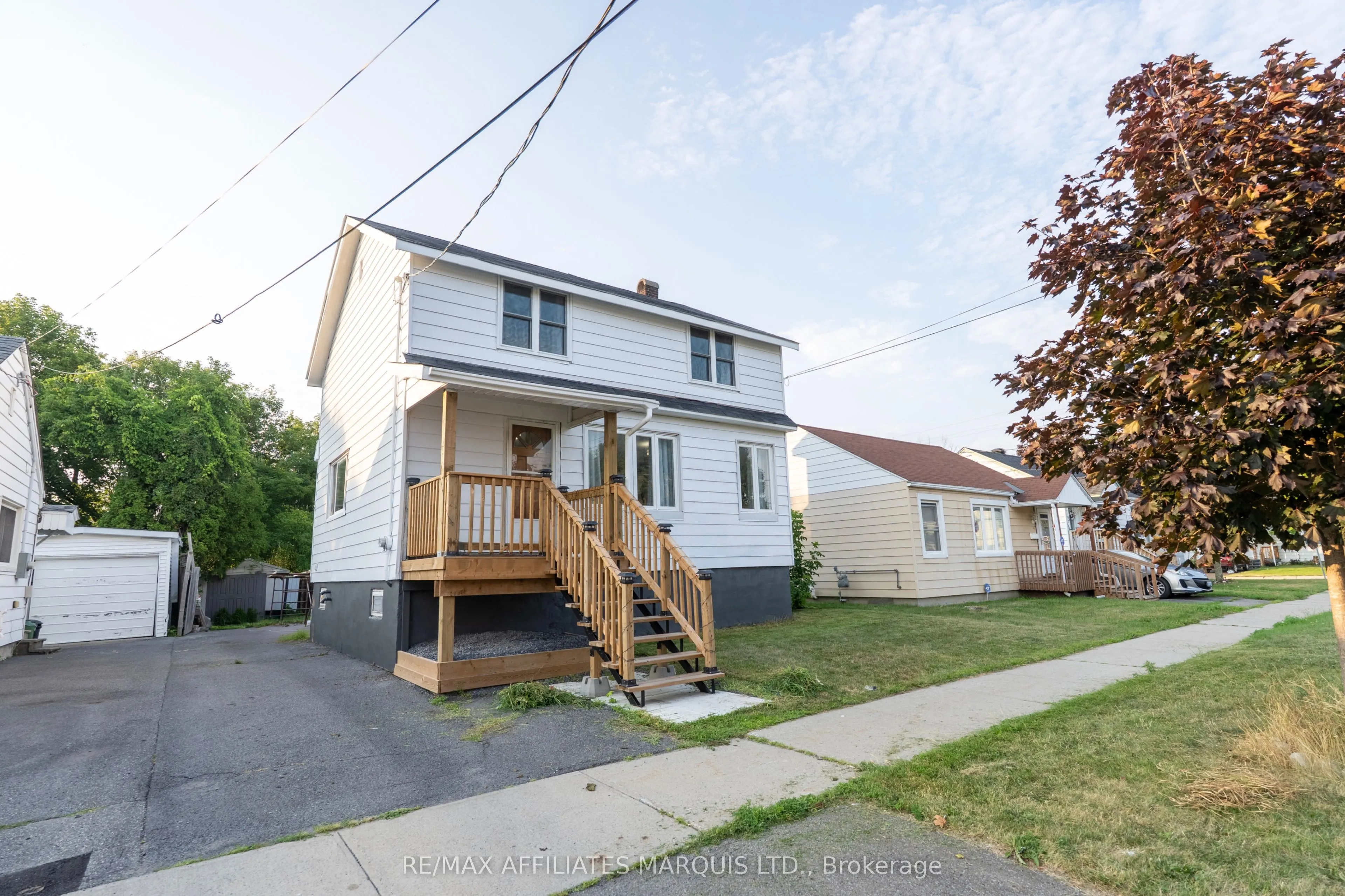 41 Twelfth Street E