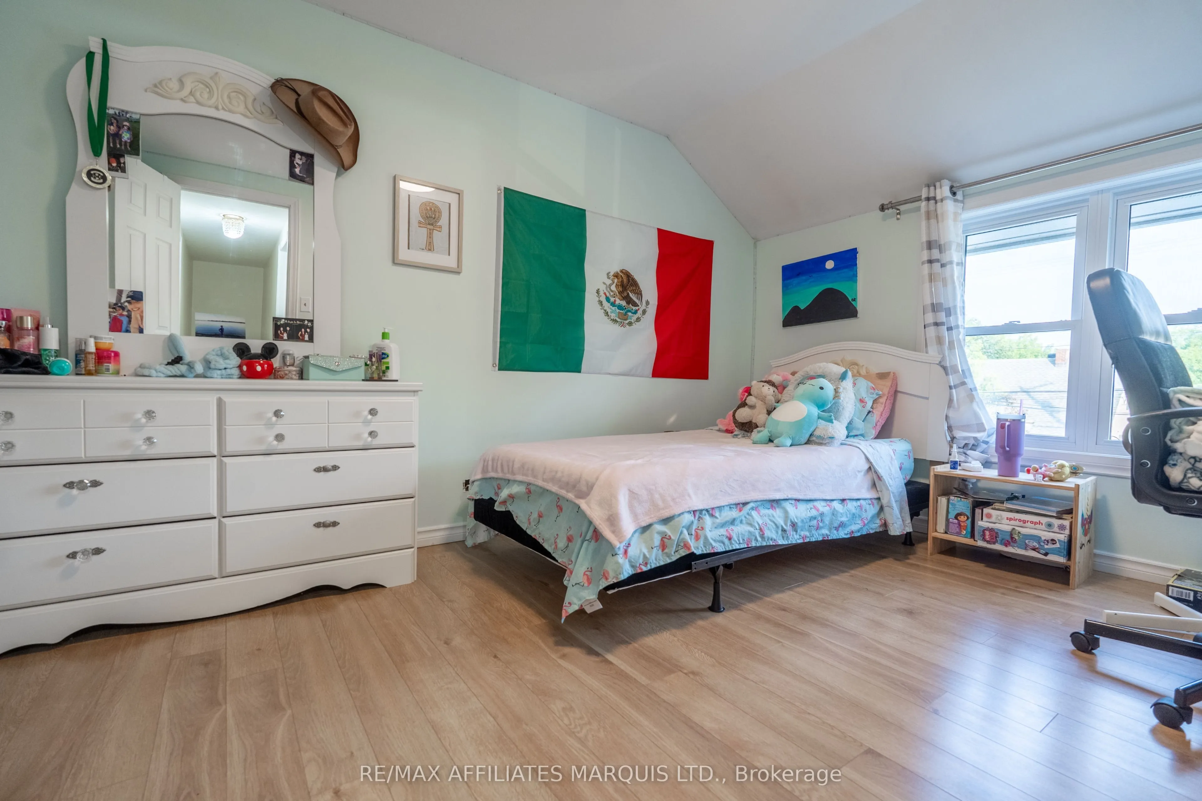 41 Twelfth Street E