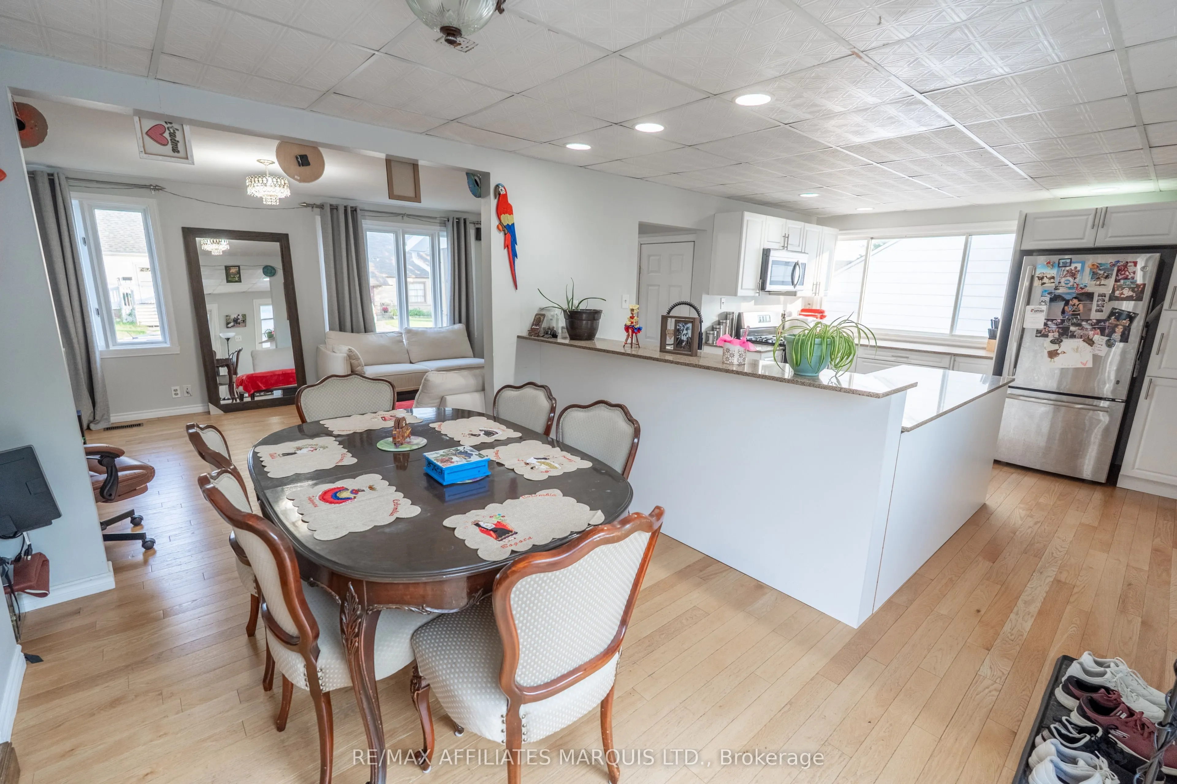 41 Twelfth Street E