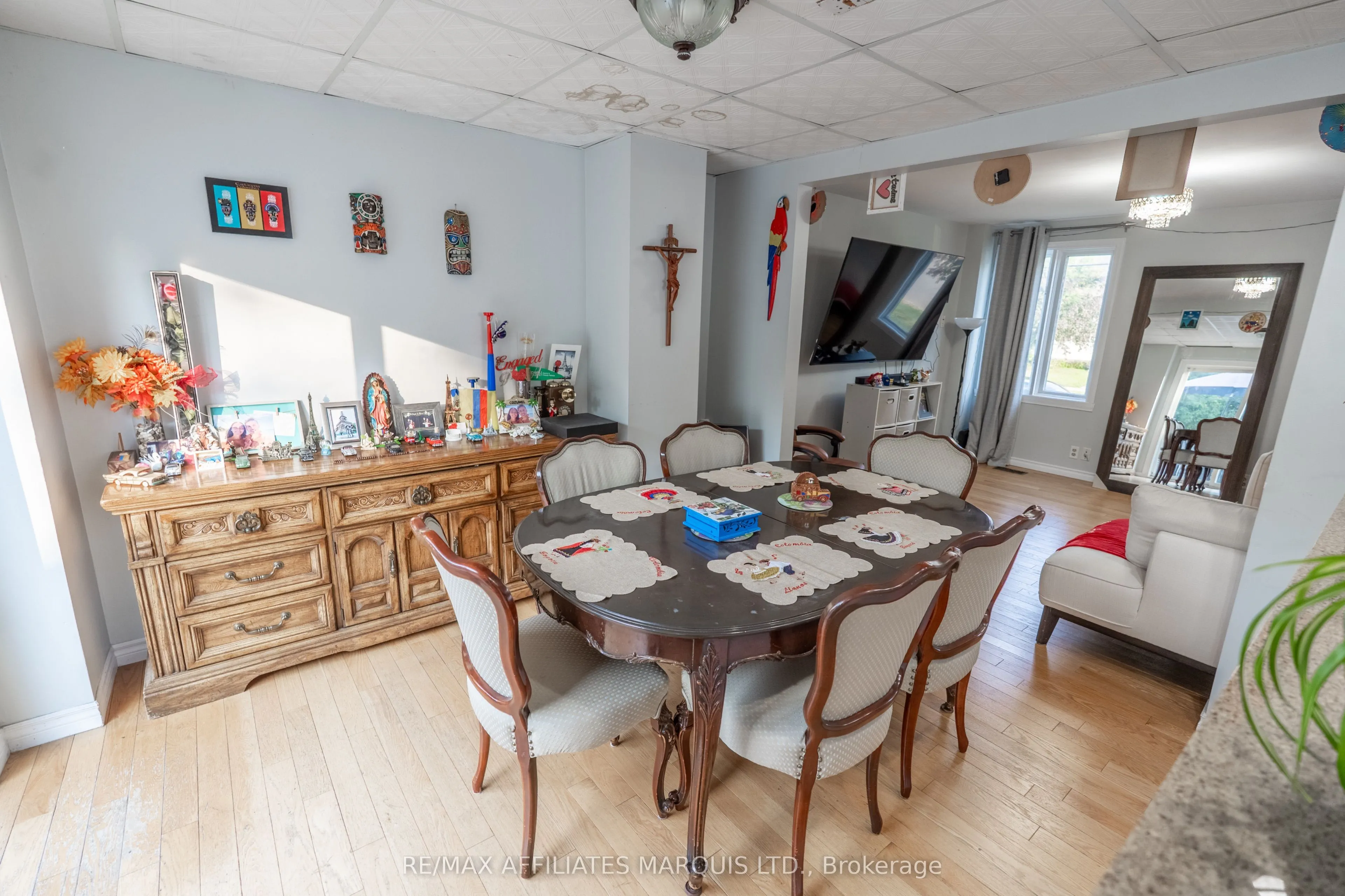41 Twelfth Street E