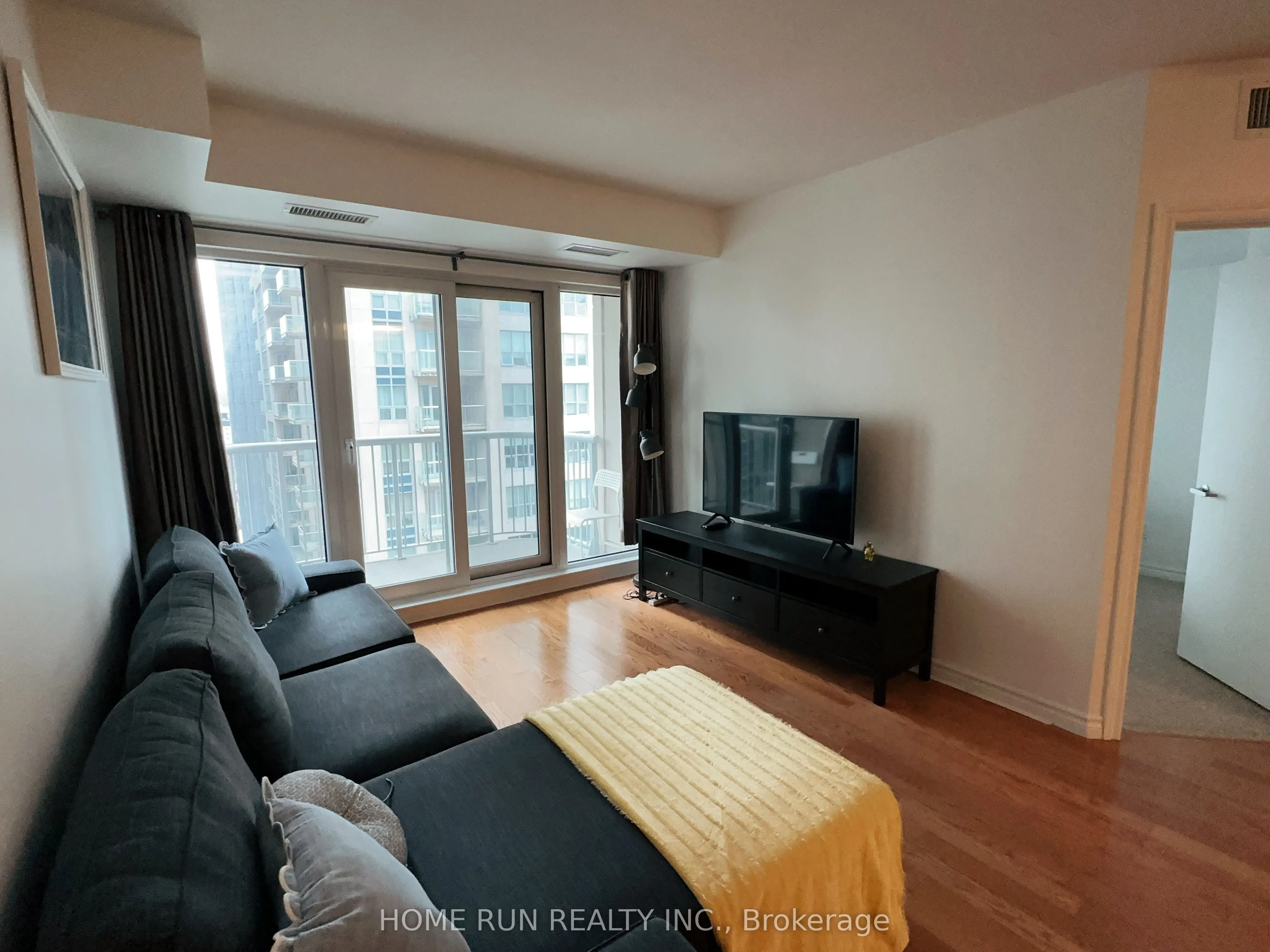 234 Rideau Street, #1506