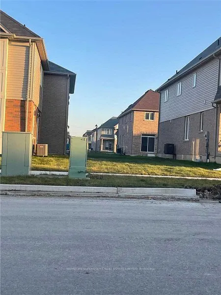 14 Witteveen Drive
