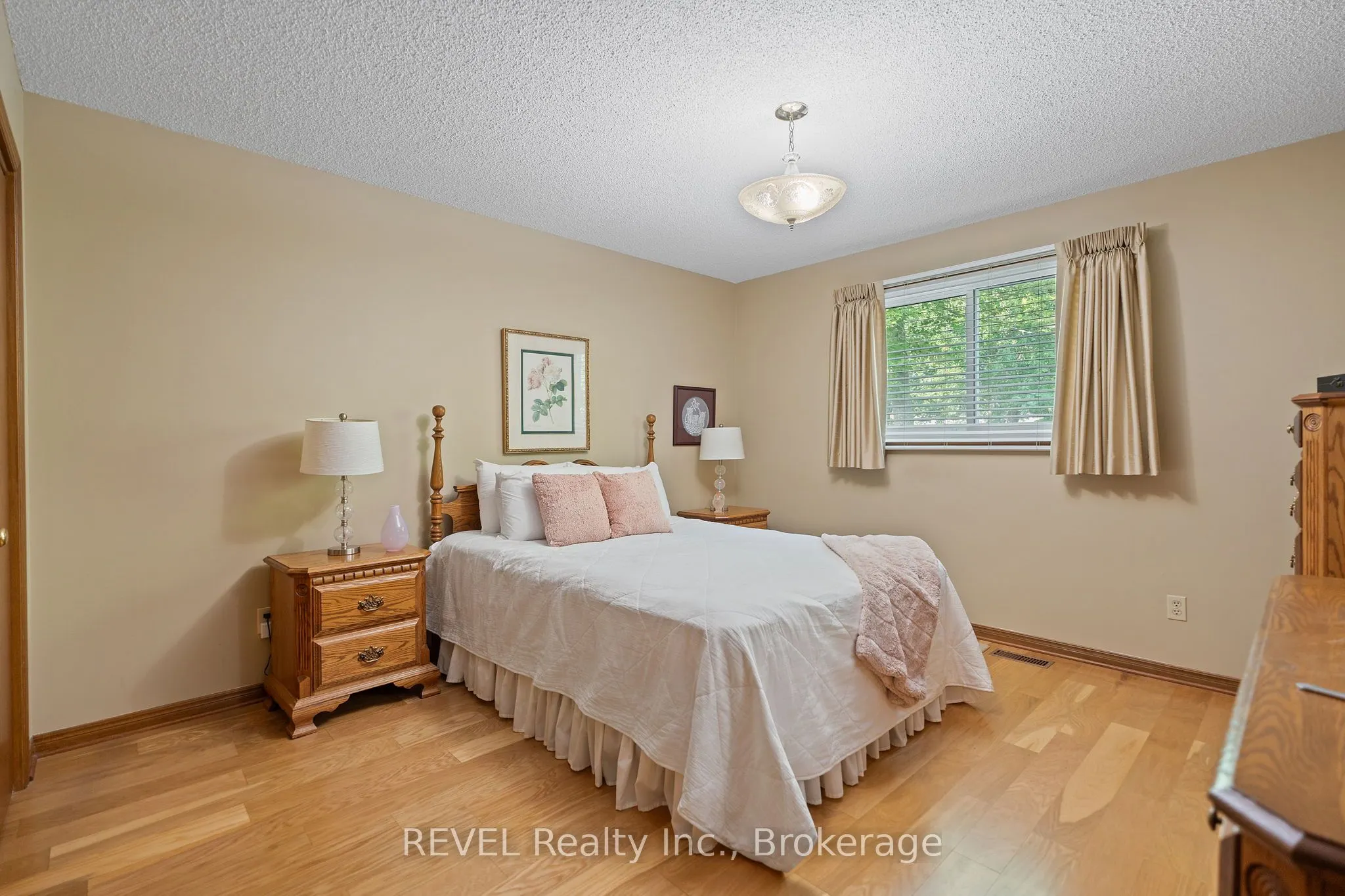 73 Chapel Hill Crescent