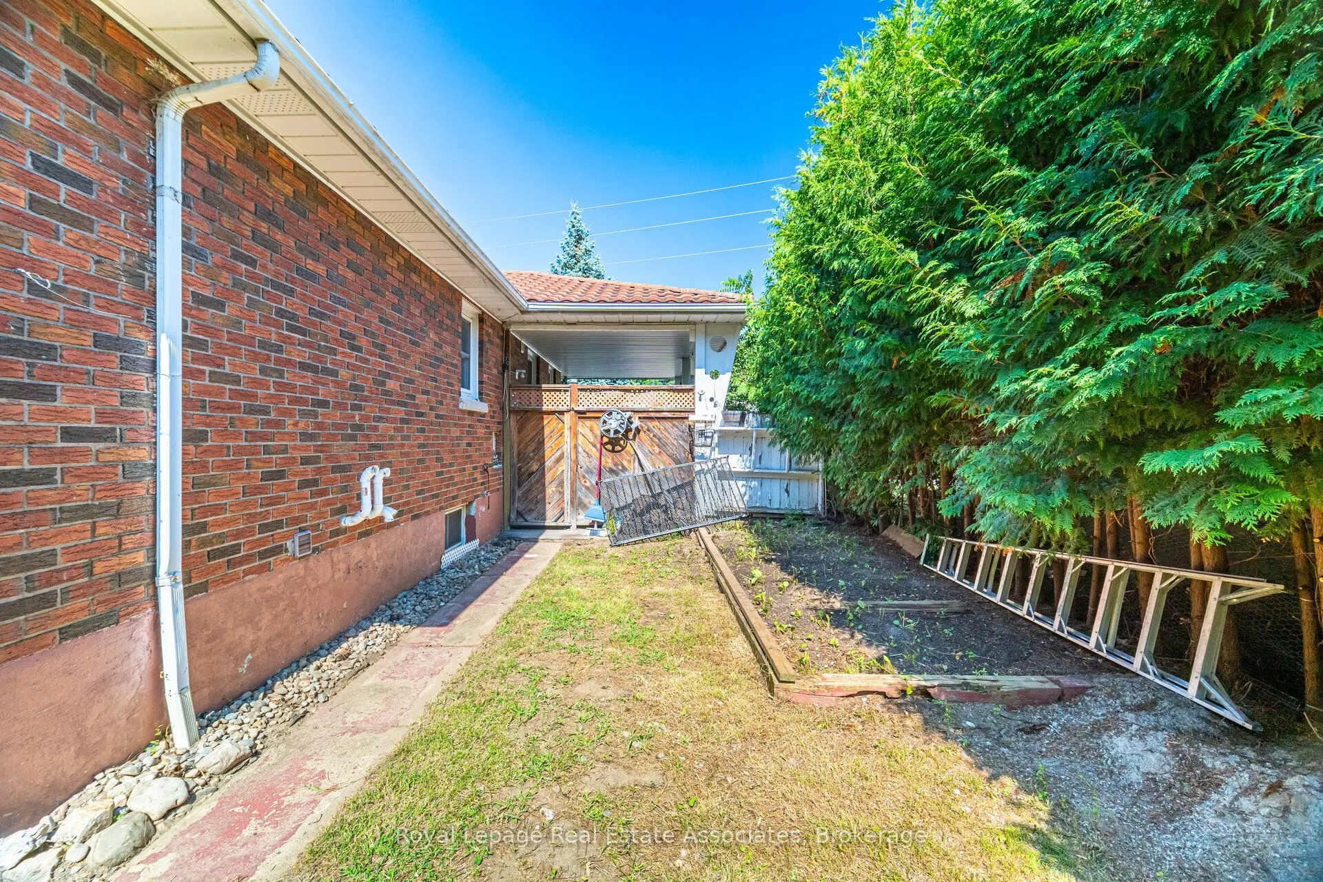 319 Grantham Avenue
