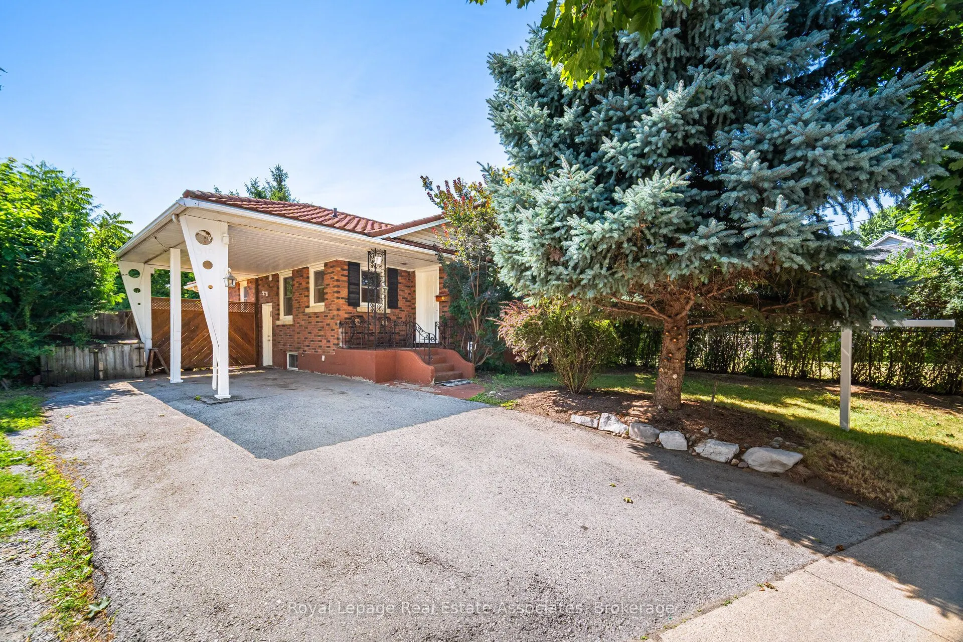 319 Grantham Avenue