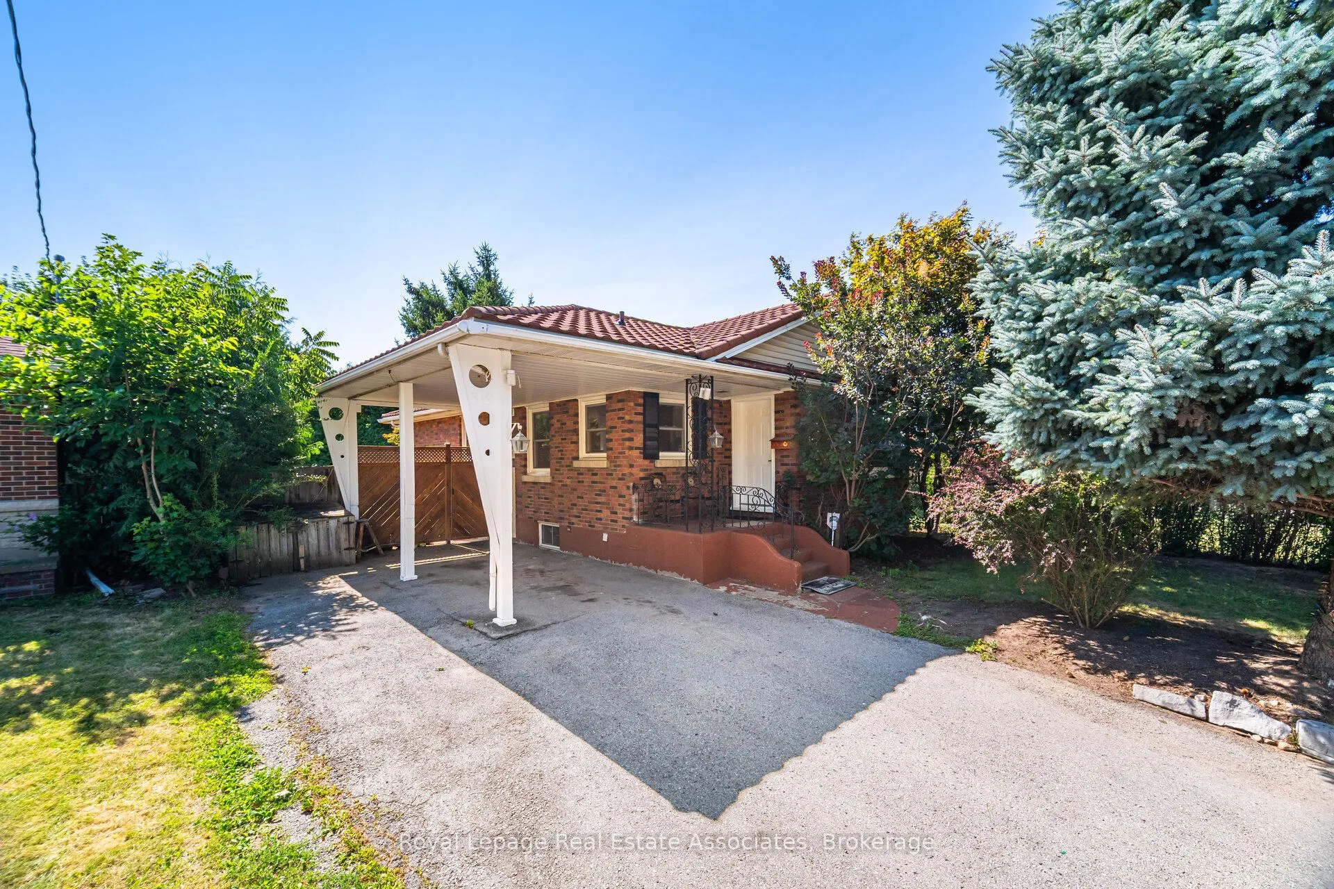 319 Grantham Avenue