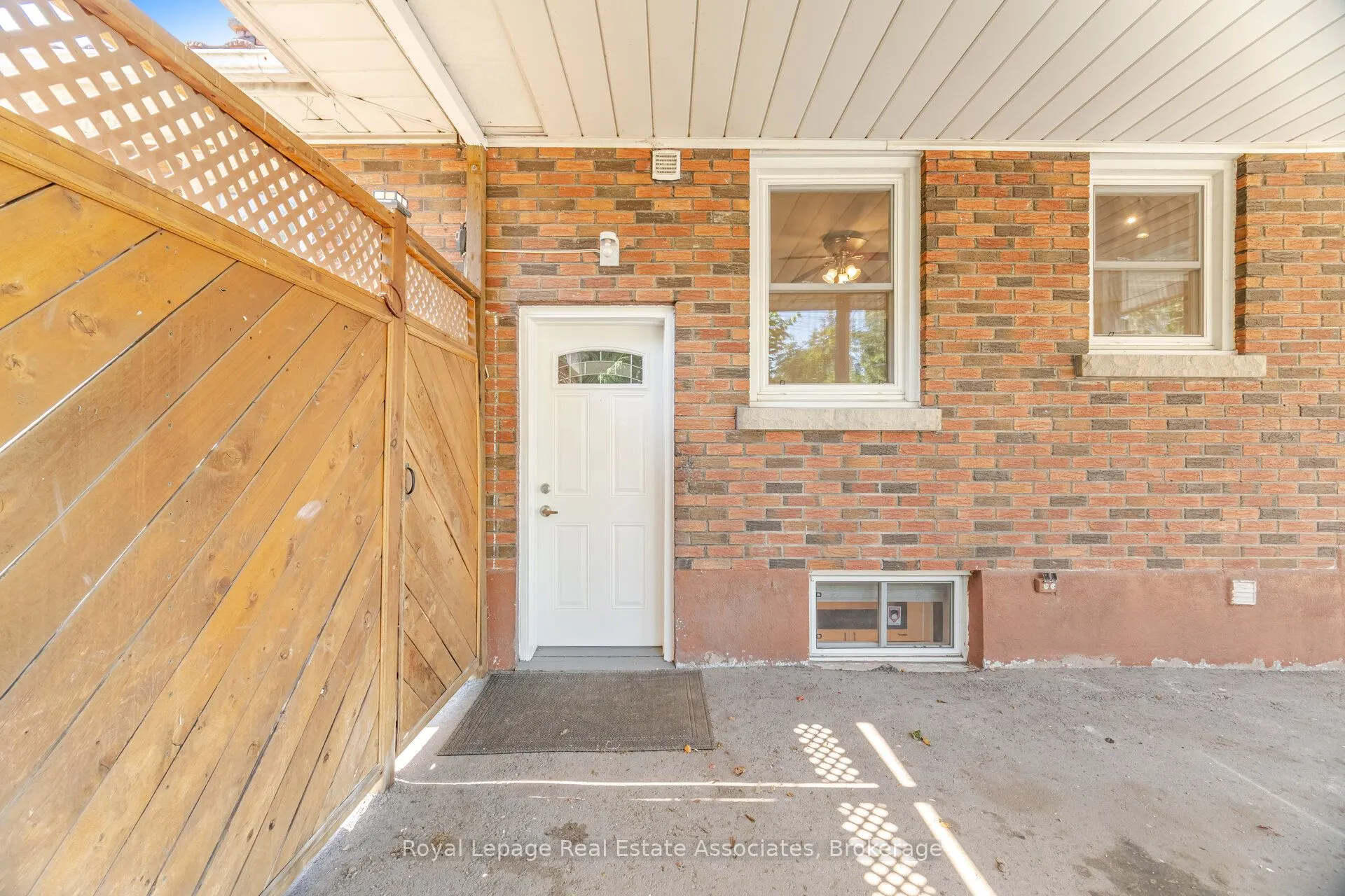319 Grantham Avenue