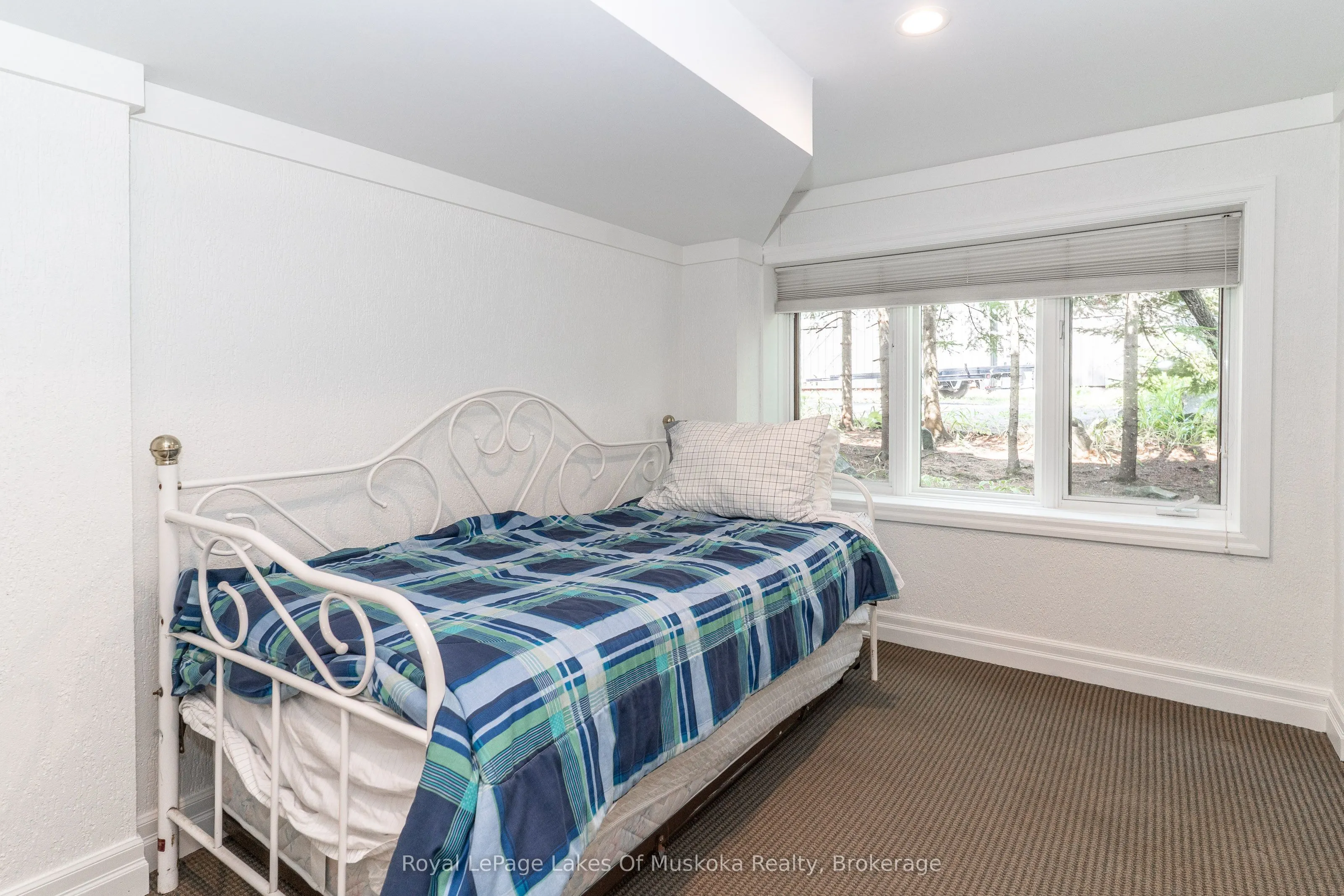 51 Pinetree Road