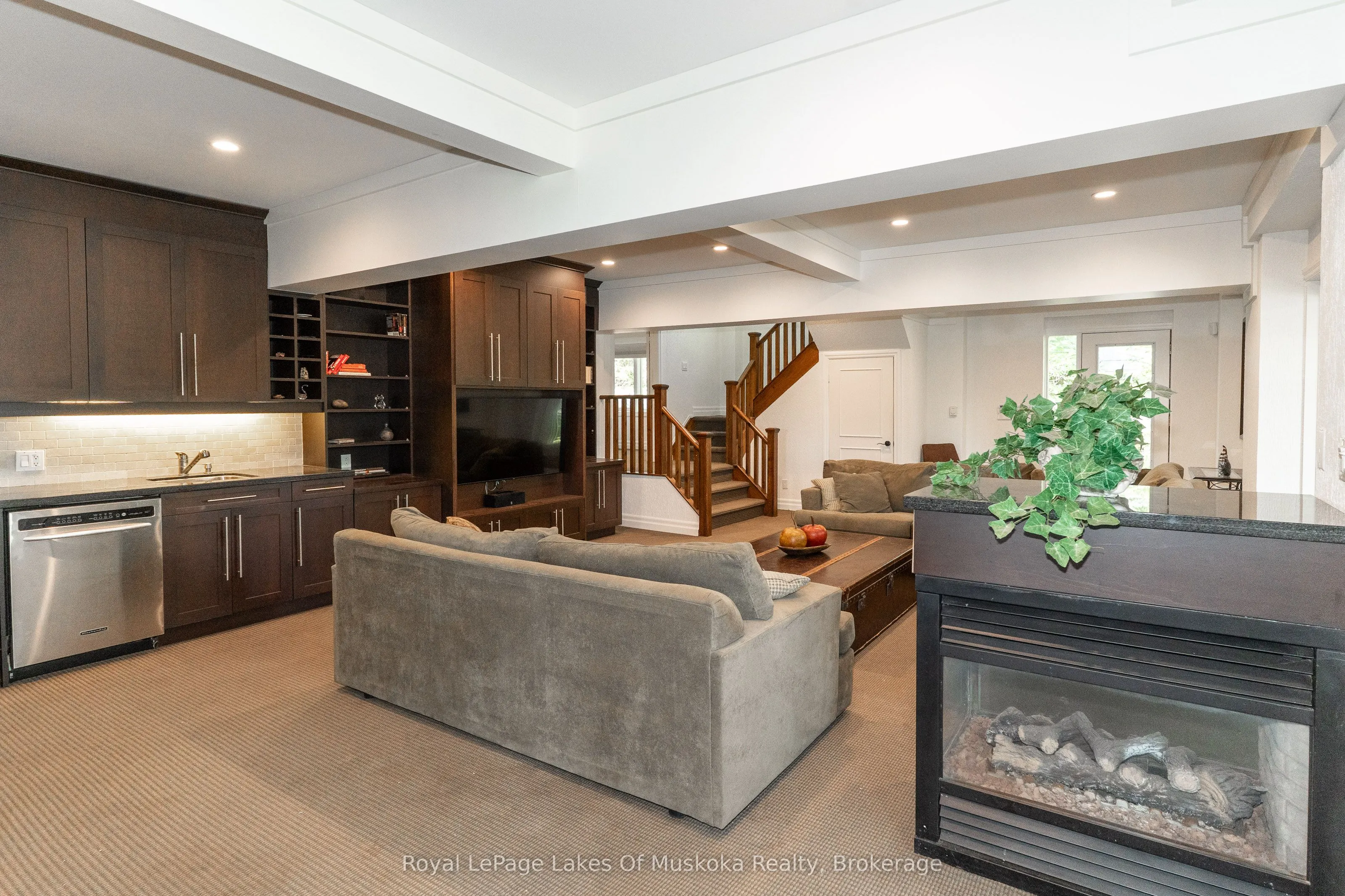 51 Pinetree Road